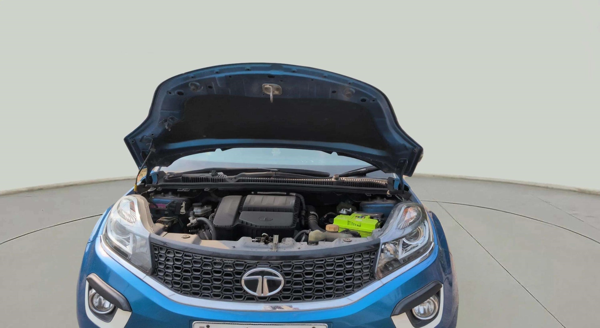 View 2017 Tata Nexon Revotorq XZ Plus Dual Tone Image 25 Used 2017 Tata Nexon Revotorq XZ Plus Dual Tone Image 25