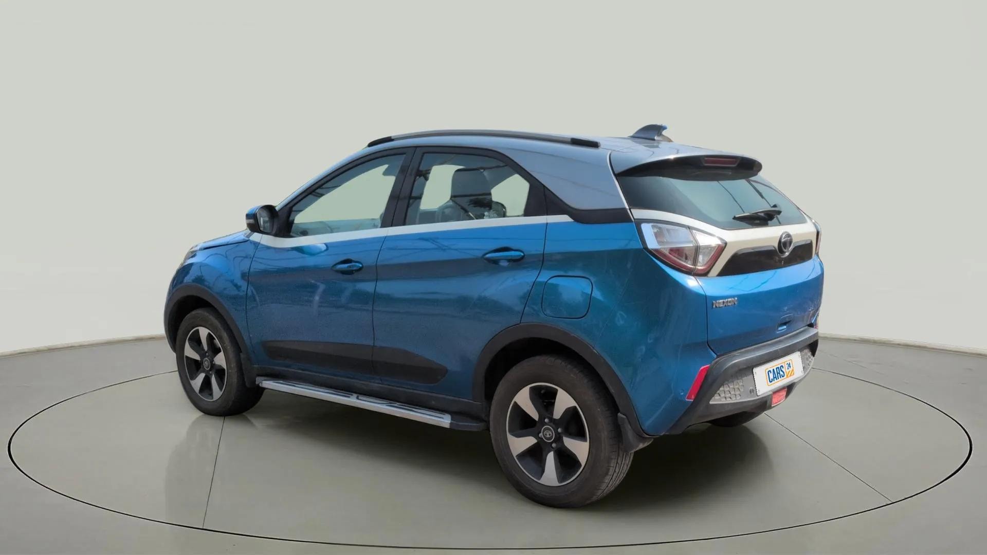 View 2017 Tata Nexon Revotorq XZ Plus Dual Tone Image 2 Used 2017 Tata Nexon Revotorq XZ Plus Dual Tone Image 2