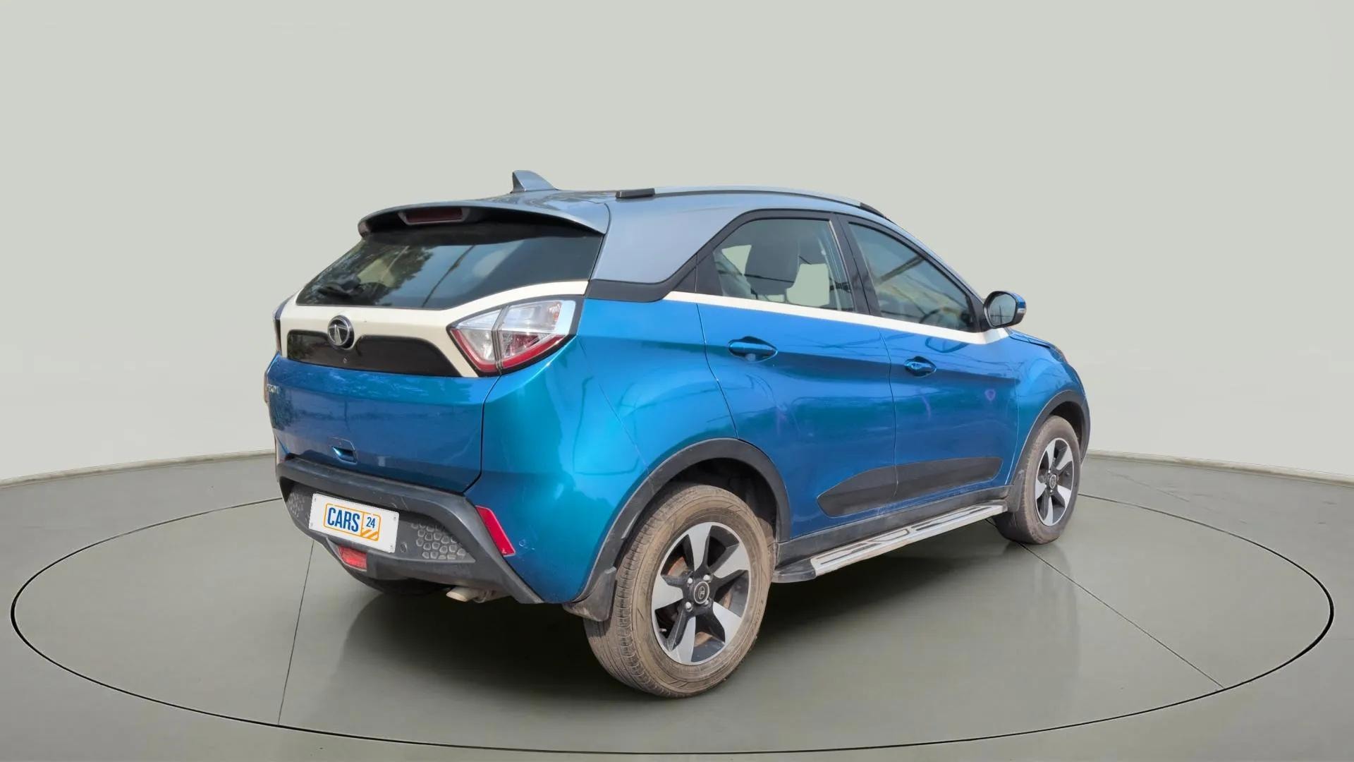 View 2017 Tata Nexon Revotorq XZ Plus Dual Tone Image 33 Used 2017 Tata Nexon Revotorq XZ Plus Dual Tone Image 33