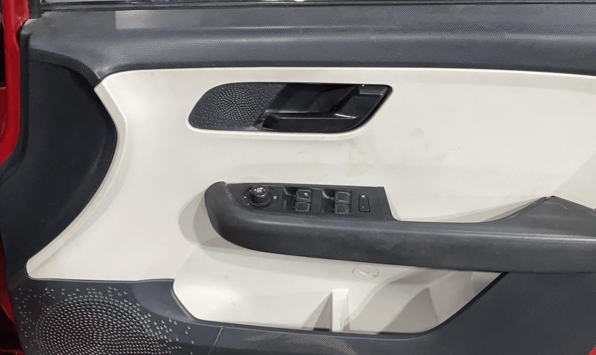View 2023 Tata Altroz XM Plus Petrol Image 32 Used 2023 Tata Altroz XM Plus Petrol Image 32