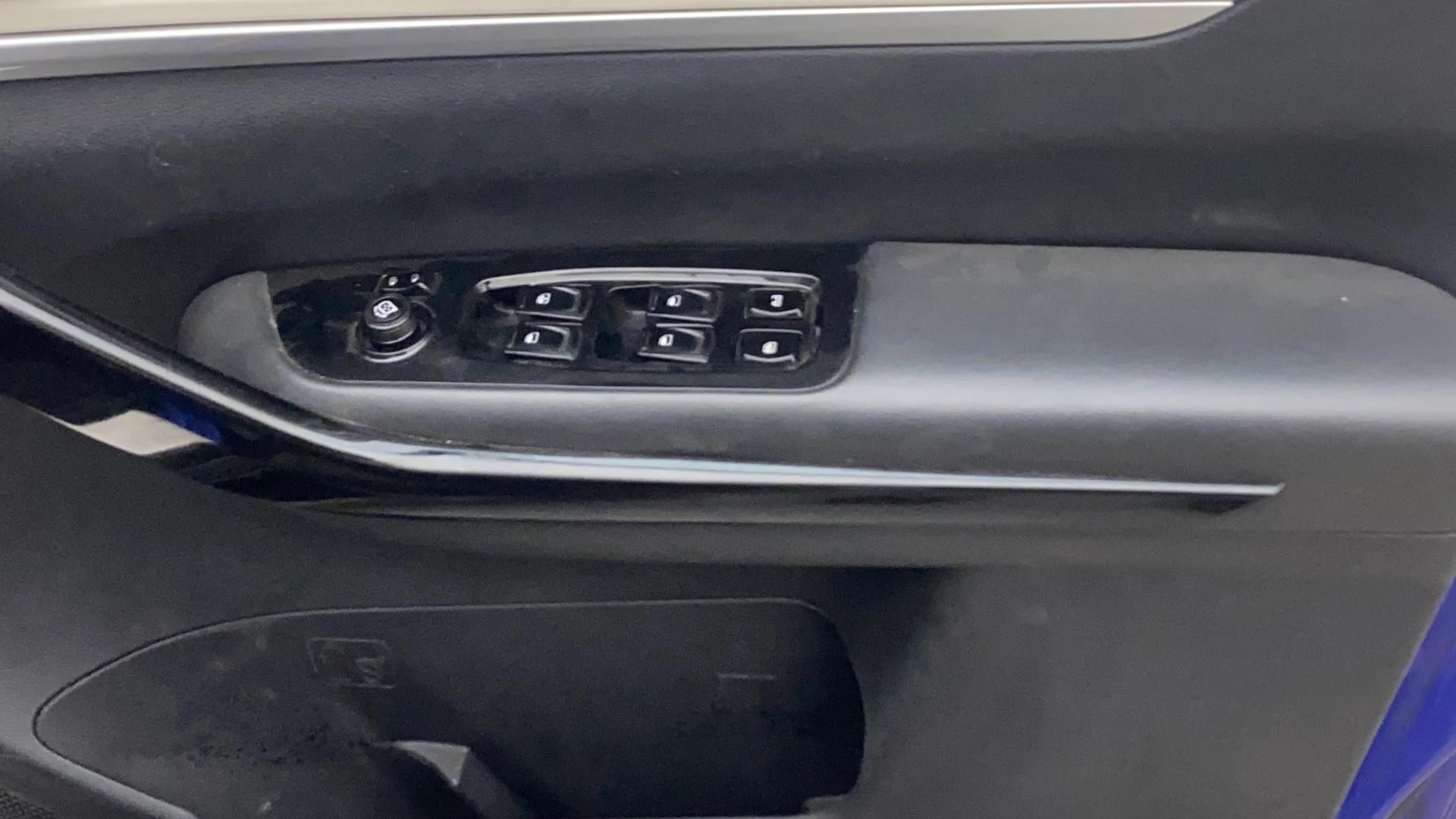 Used 2022 Mahindra XUV700 Used 2022 Mahindra XUV700