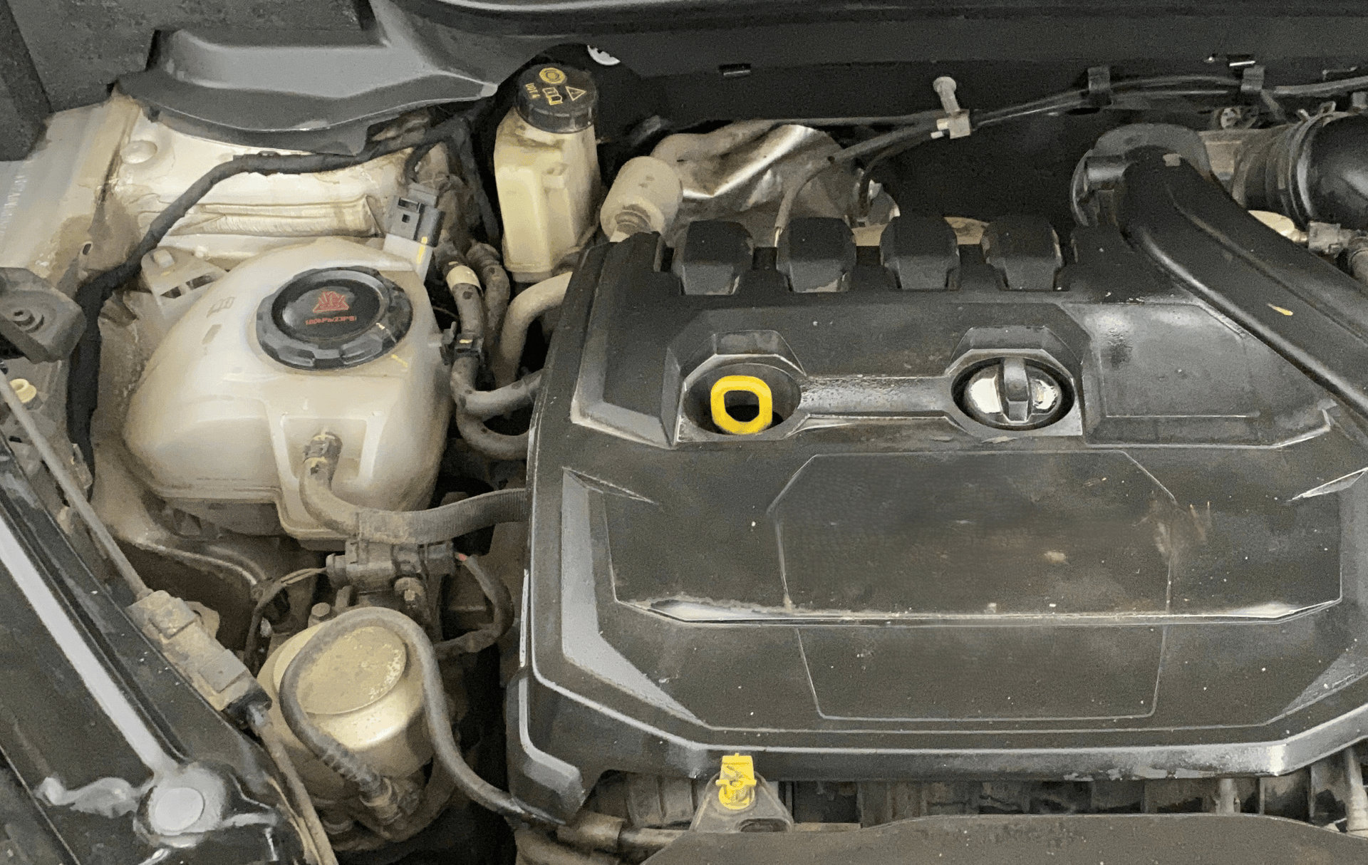 View 2022 Skoda Kushaq Style 1.5 TSI MT Image 3 Used 2022 Skoda Kushaq Style 1.5 TSI MT Image 3