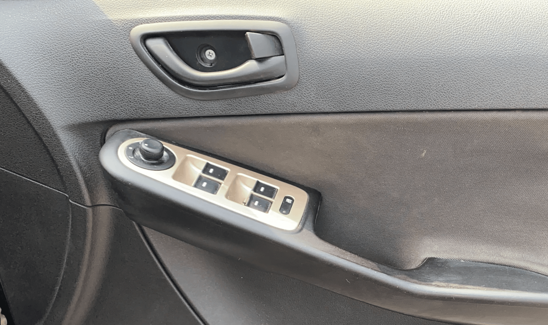 View 2015 Tata Zest Premio Image 36 Used 2015 Tata Zest Premio Image 36