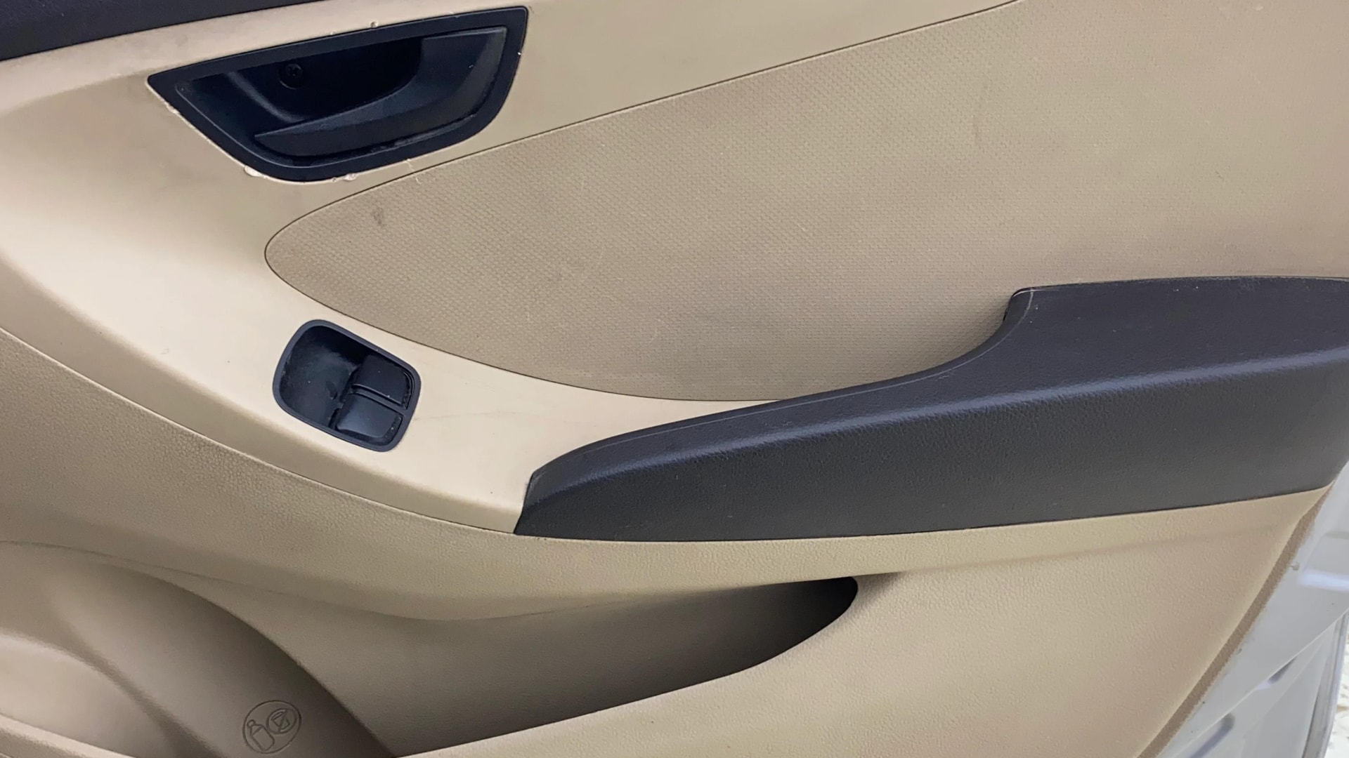 View 2015 Hyundai EON Magna Plus Image 36 Used 2015 Hyundai EON Magna Plus Image 36