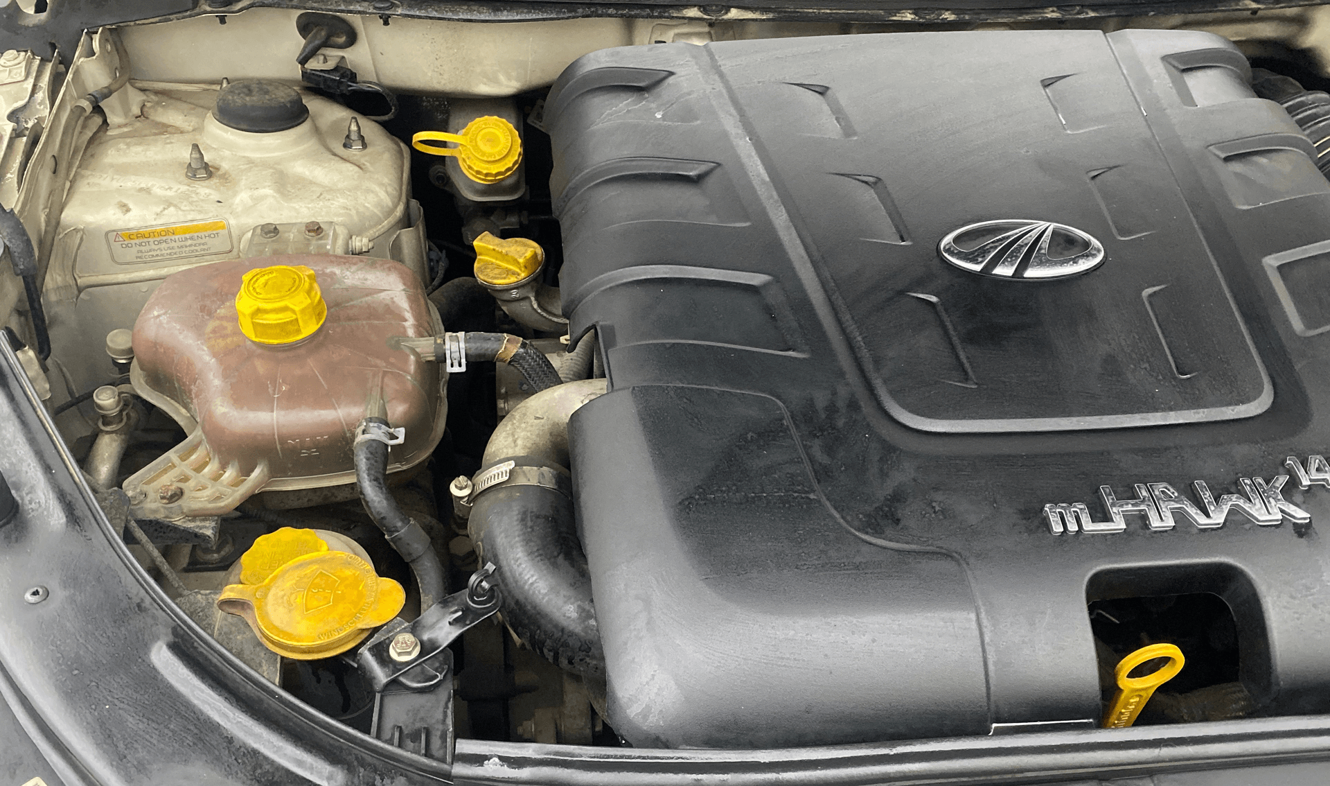 View 2017 Mahindra XUV500 W9 AT Image 27 Used 2017 Mahindra XUV500 W9 AT Image 27
