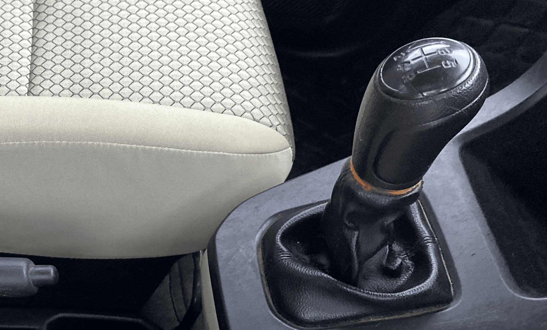 View 2020 Maruti Suzuki 1000 Base Variant Image 37 Used 2020 Maruti Suzuki 1000 Base Variant Image 37