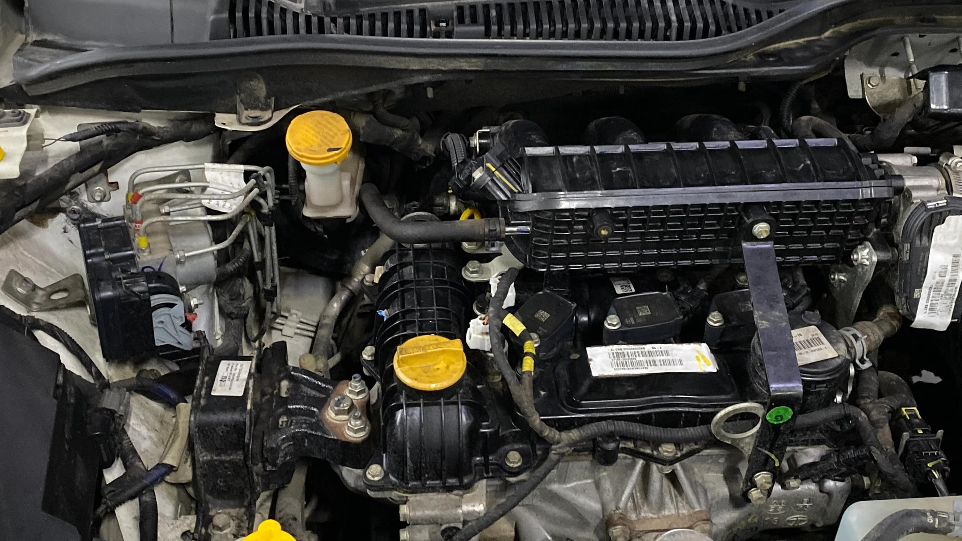 View 2023 Tata Altroz XZ Petrol Image 3 Used 2023 Tata Altroz XZ Petrol Image 3