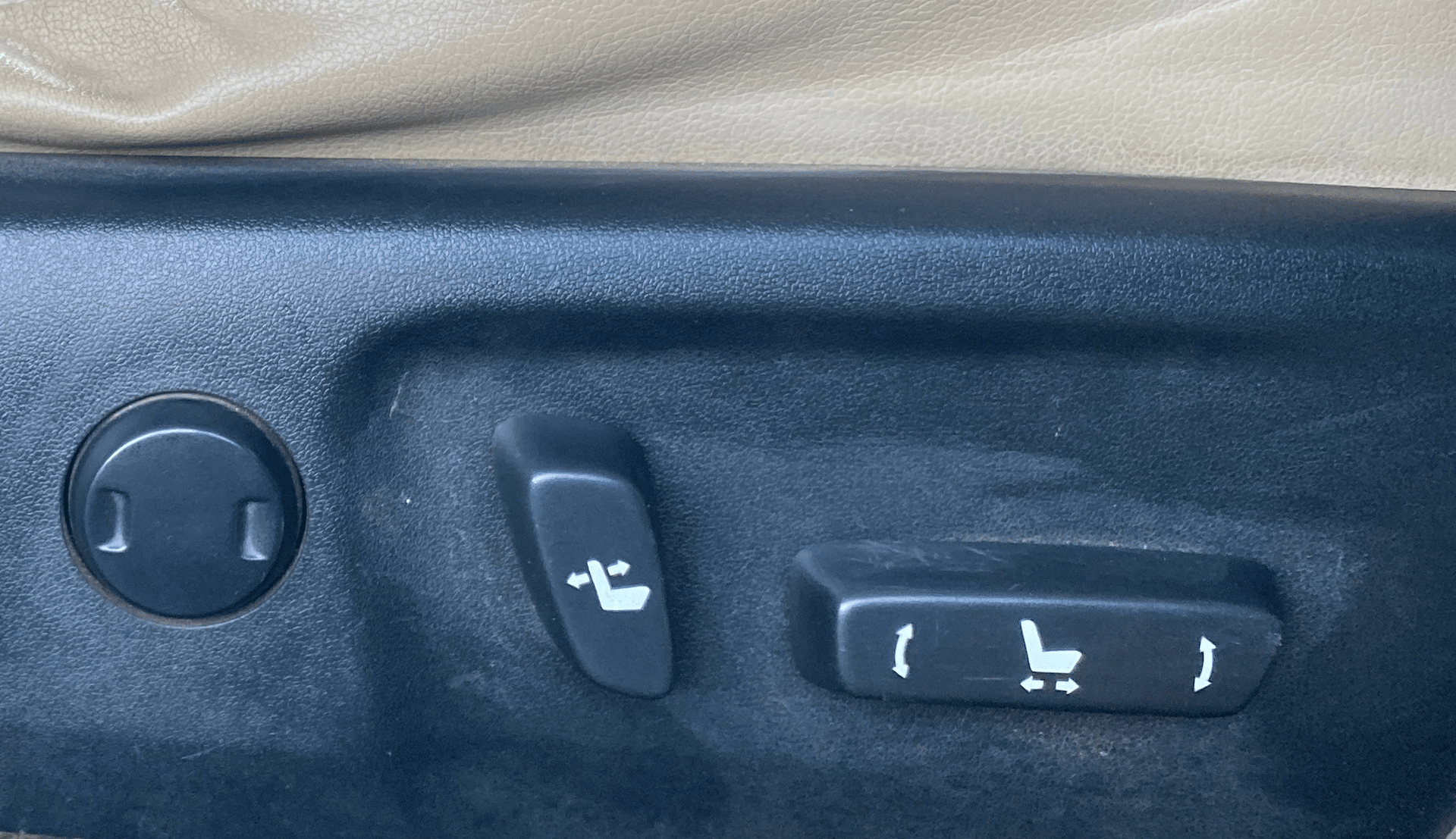 View 2015 Toyota Corolla Altis 1.8 VL AT Image 10 Used 2015 Toyota Corolla Altis 1.8 VL AT Image 10