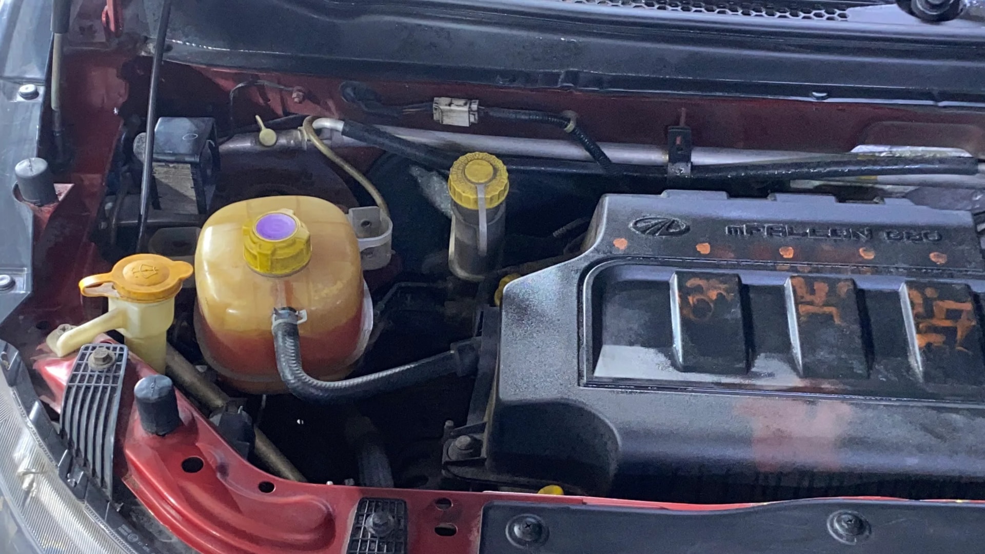 View 2018 Mahindra KUV100 K2 Petrol BS IV Image 3 Used 2018 Mahindra KUV100 K2 Petrol BS IV Image 3