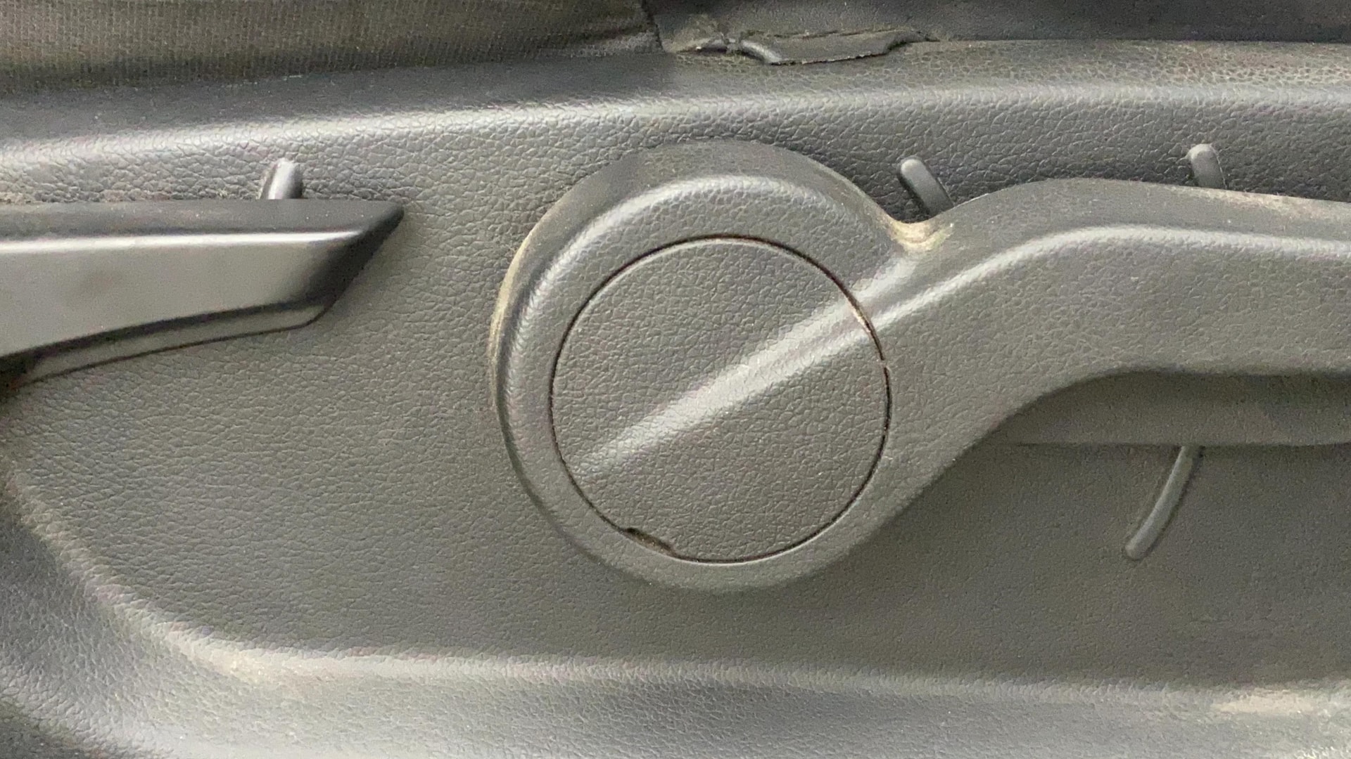 View 2022 Mahindra Thar AX Standard Manual Soft Top 6 Seater Image 18 Used 2022 Mahindra Thar AX Standard Manual Soft Top 6 Seater Image 18