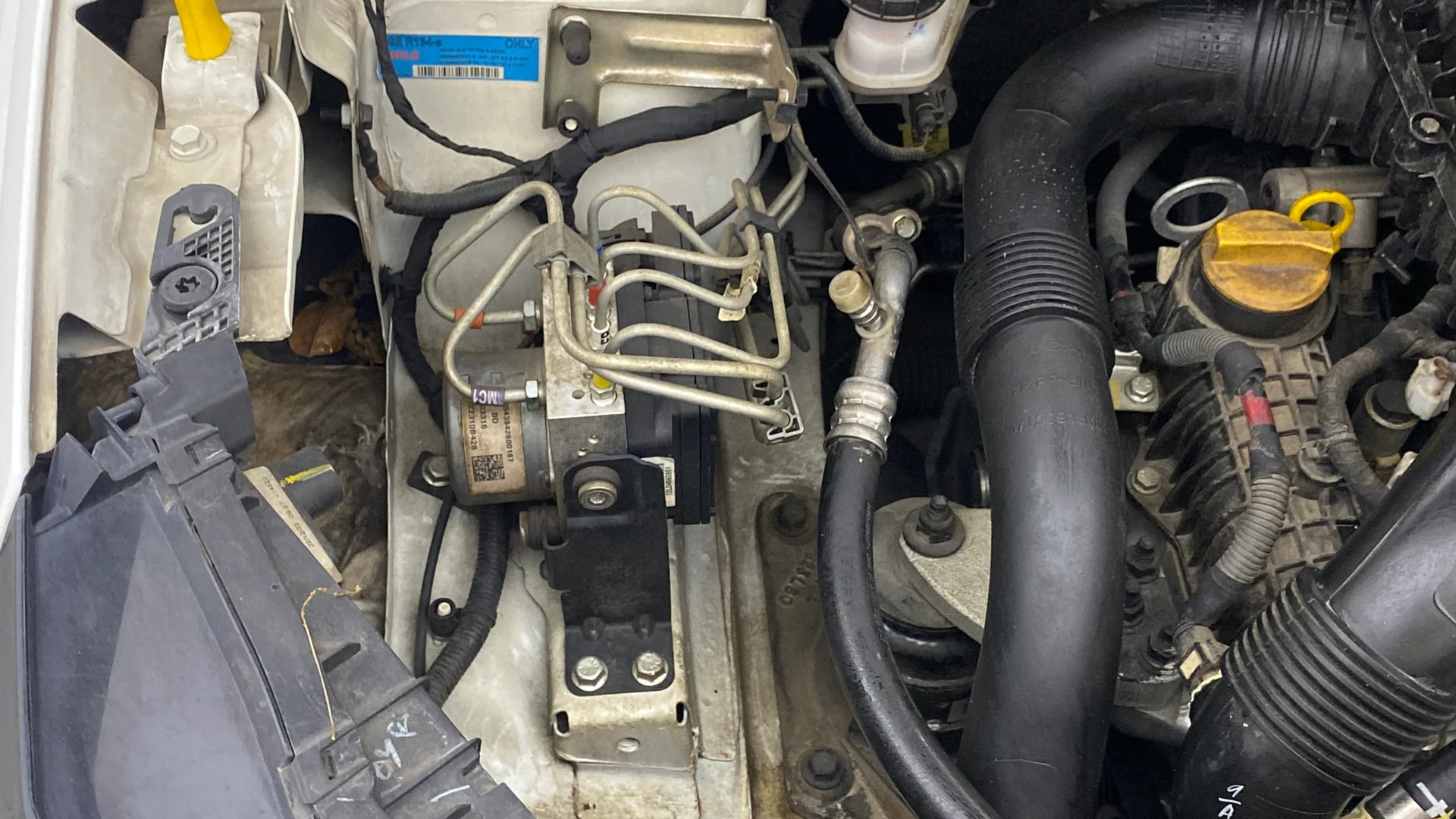 View 2024 Tata Nexon Revotron XE Image 4 Used 2024 Tata Nexon Revotron XE Image 4