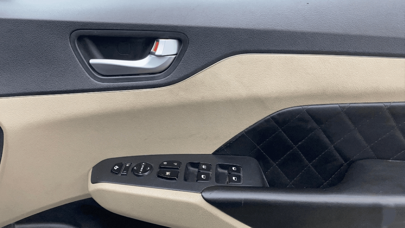 View 2018 Hyundai Verna 1.6 VTVT SX (O) AT Image 35 Used 2018 Hyundai Verna 1.6 VTVT SX (O) AT Image 35