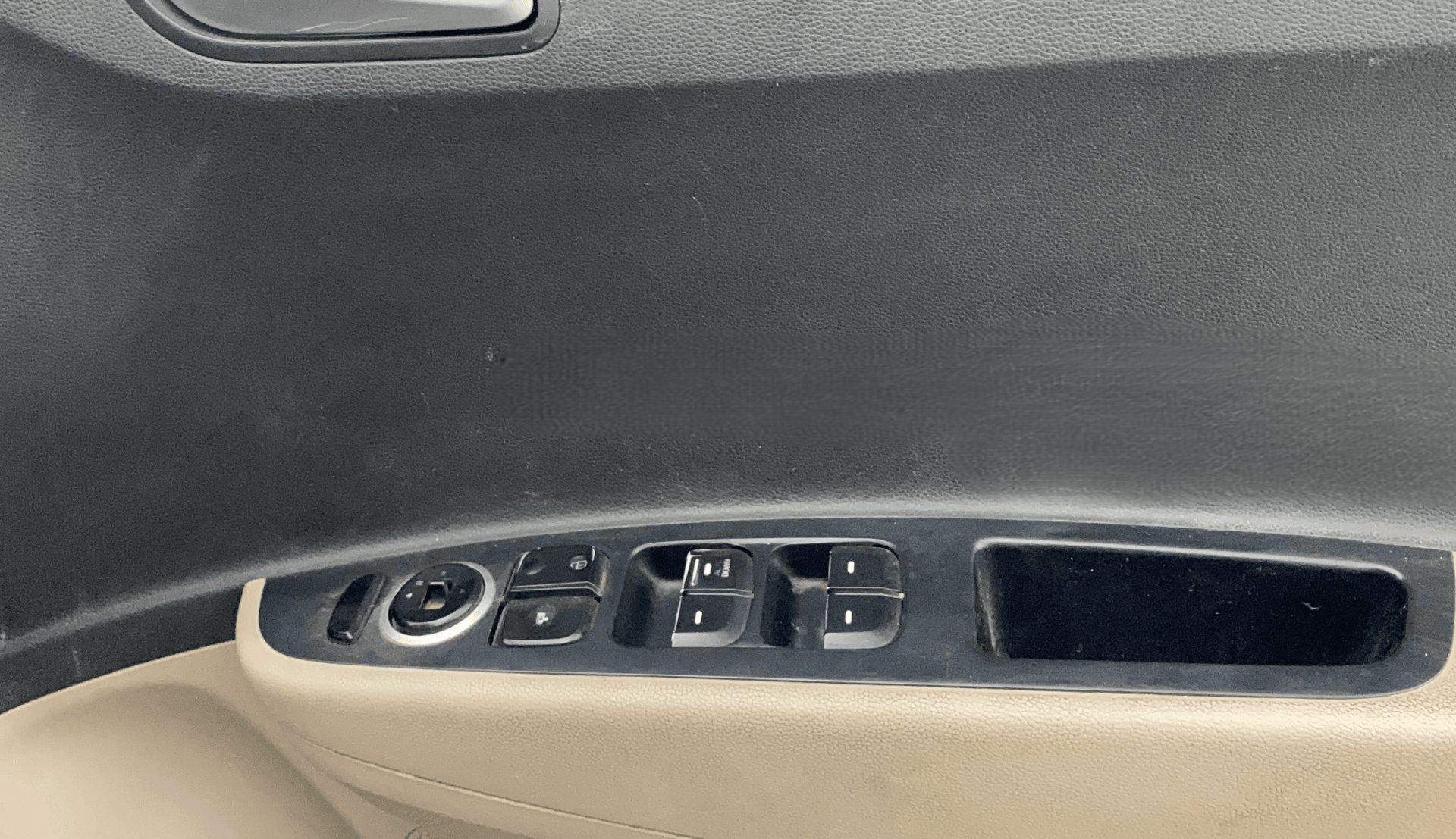 View 2016 Hyundai Grand i10 Sportz 1.2 Kappa Image 32 Used 2016 Hyundai Grand i10 Sportz 1.2 Kappa Image 32