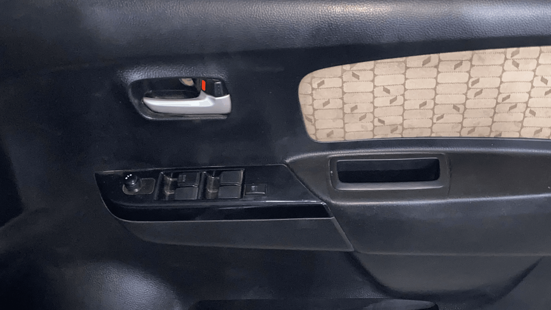 View 2017 Maruti Suzuki 1000 Base Variant Image 38 Used 2017 Maruti Suzuki 1000 Base Variant Image 38