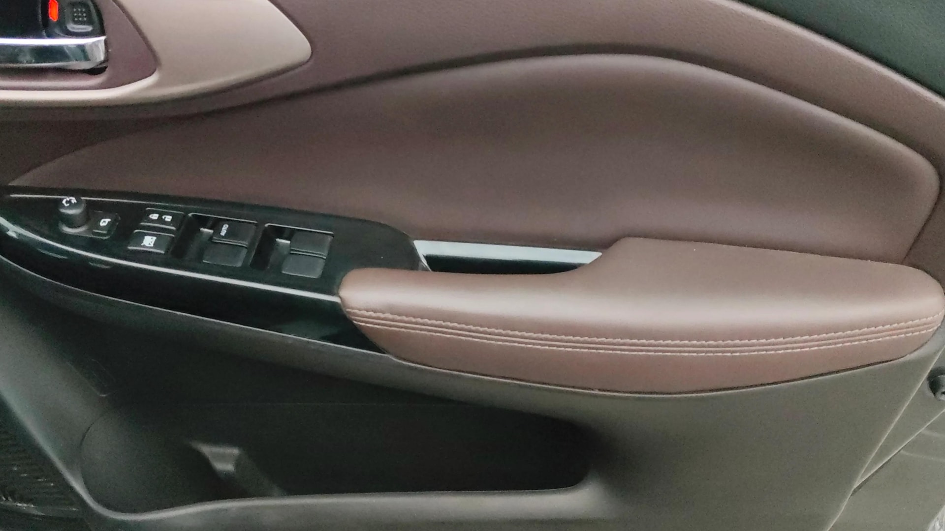 View 2023 Maruti Suzuki 1000 Base Variant Image 34 Used 2023 Maruti Suzuki 1000 Base Variant Image 34