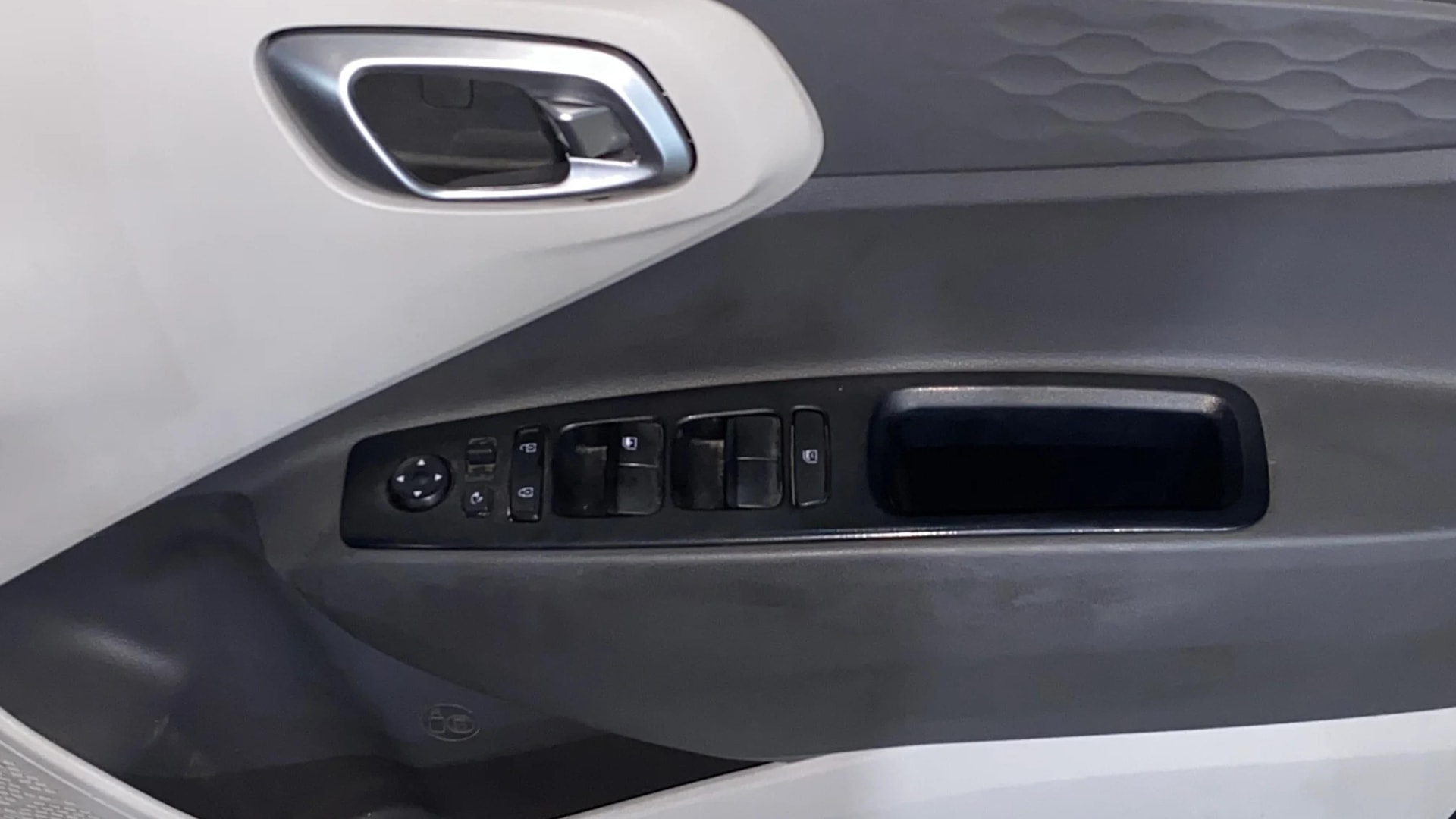 View 2021 Hyundai Grand i10 Nios Sportz Petrol AMT Image 33 Used 2021 Hyundai Grand i10 Nios Sportz Petrol AMT Image 33