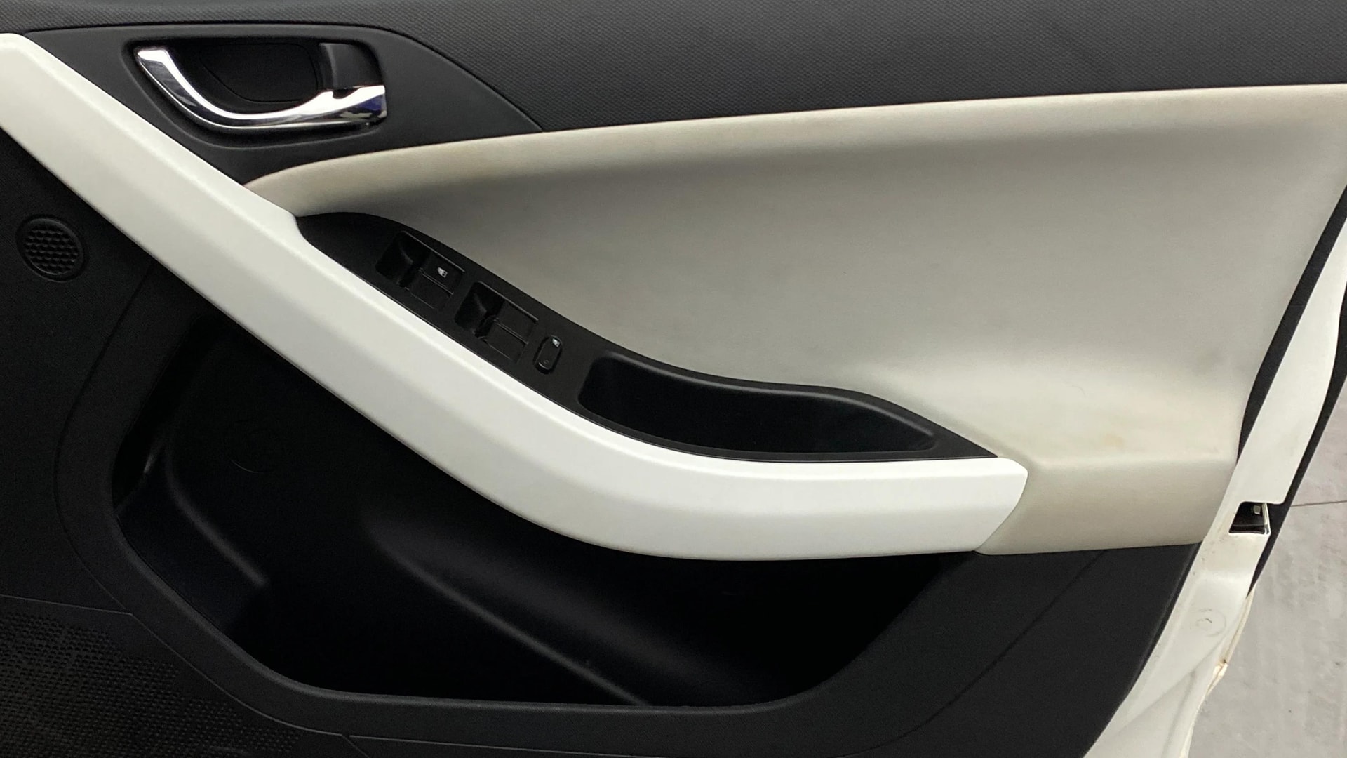 View 2023 Tata Nexon Revotron XE Image 34 Used 2023 Tata Nexon Revotron XE Image 34