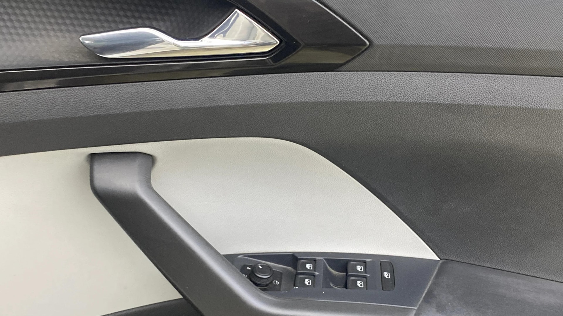 View 2023 Skoda Kushaq Style 1.5 TSI MT Image 34 Used 2023 Skoda Kushaq Style 1.5 TSI MT Image 34