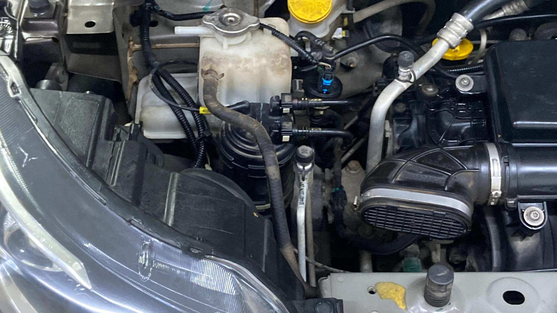 View 2022 Renault Triber RXZ Image 27 Used 2022 Renault Triber RXZ Image 27