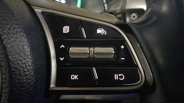 View Kia Carens Image 3 Used Kia Carens Image 3