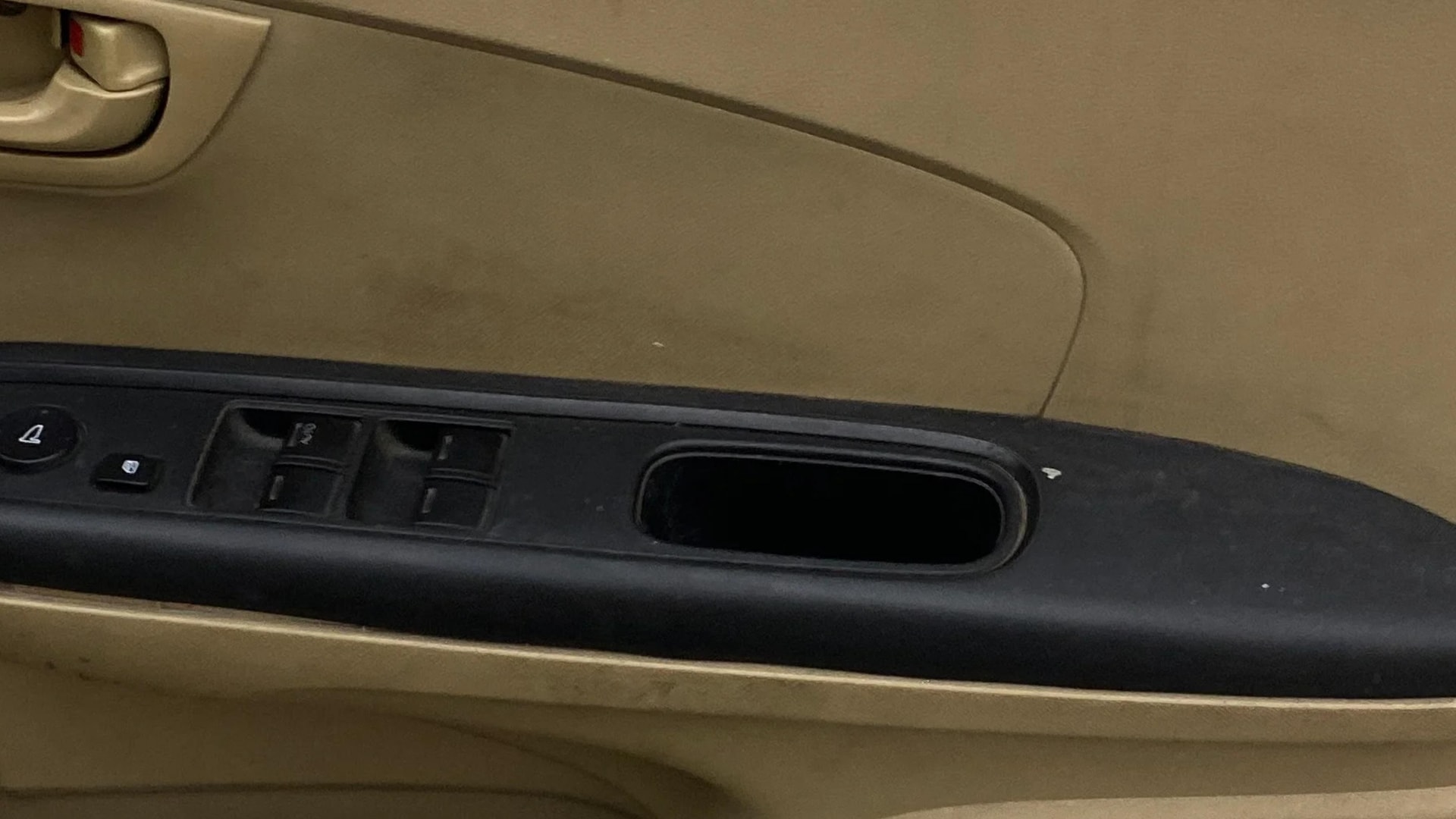 View 2015 Honda Mobilio E Diesel Image 34 Used 2015 Honda Mobilio E Diesel Image 34