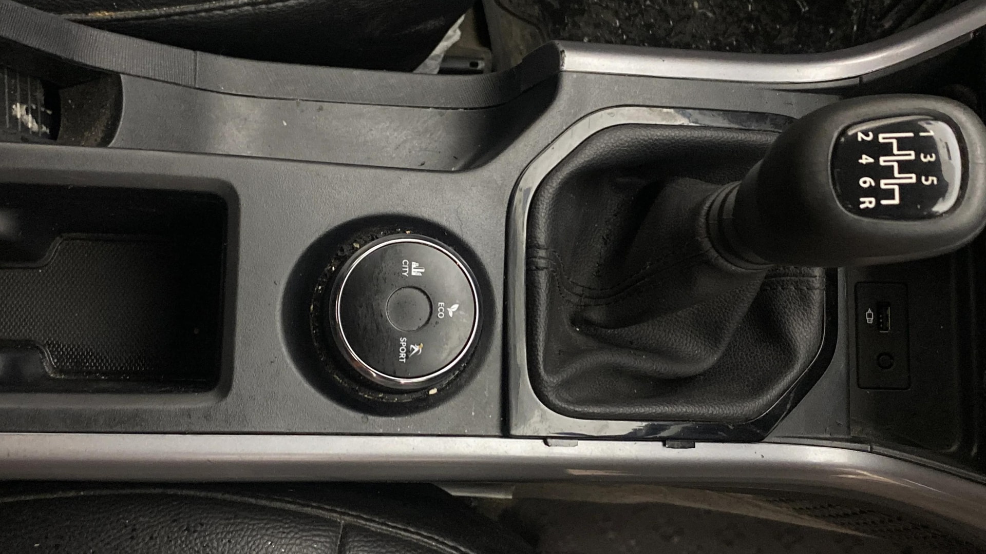 View 2020 Tata Nexon Revotron XM Image 38 Used 2020 Tata Nexon Revotron XM Image 38
