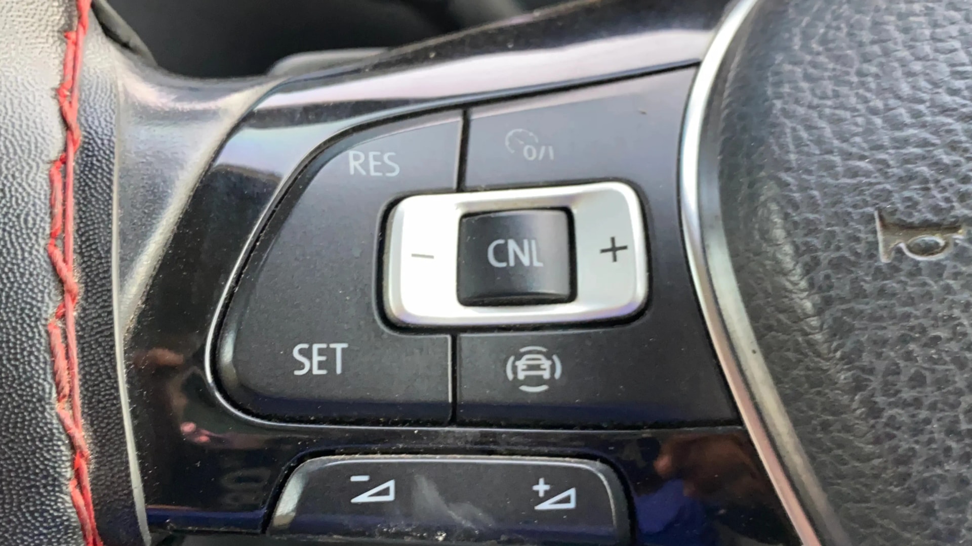 View 2021 Volkswagen Tiguan AllSpace 2.0 TSI Image 3 Used 2021 Volkswagen Tiguan AllSpace 2.0 TSI Image 3