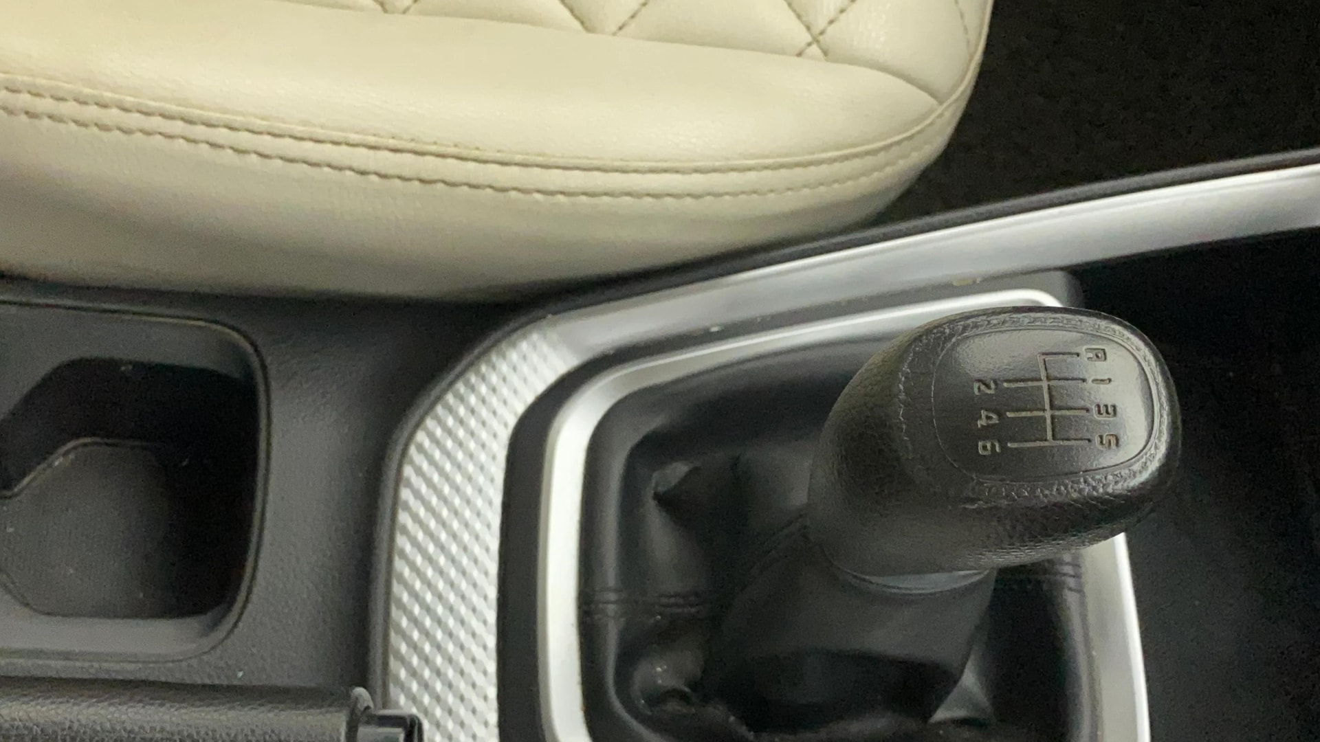 View 2021 Kia Sonet HTK Plus iMT Petrol Image 38 Used 2021 Kia Sonet HTK Plus iMT Petrol Image 38