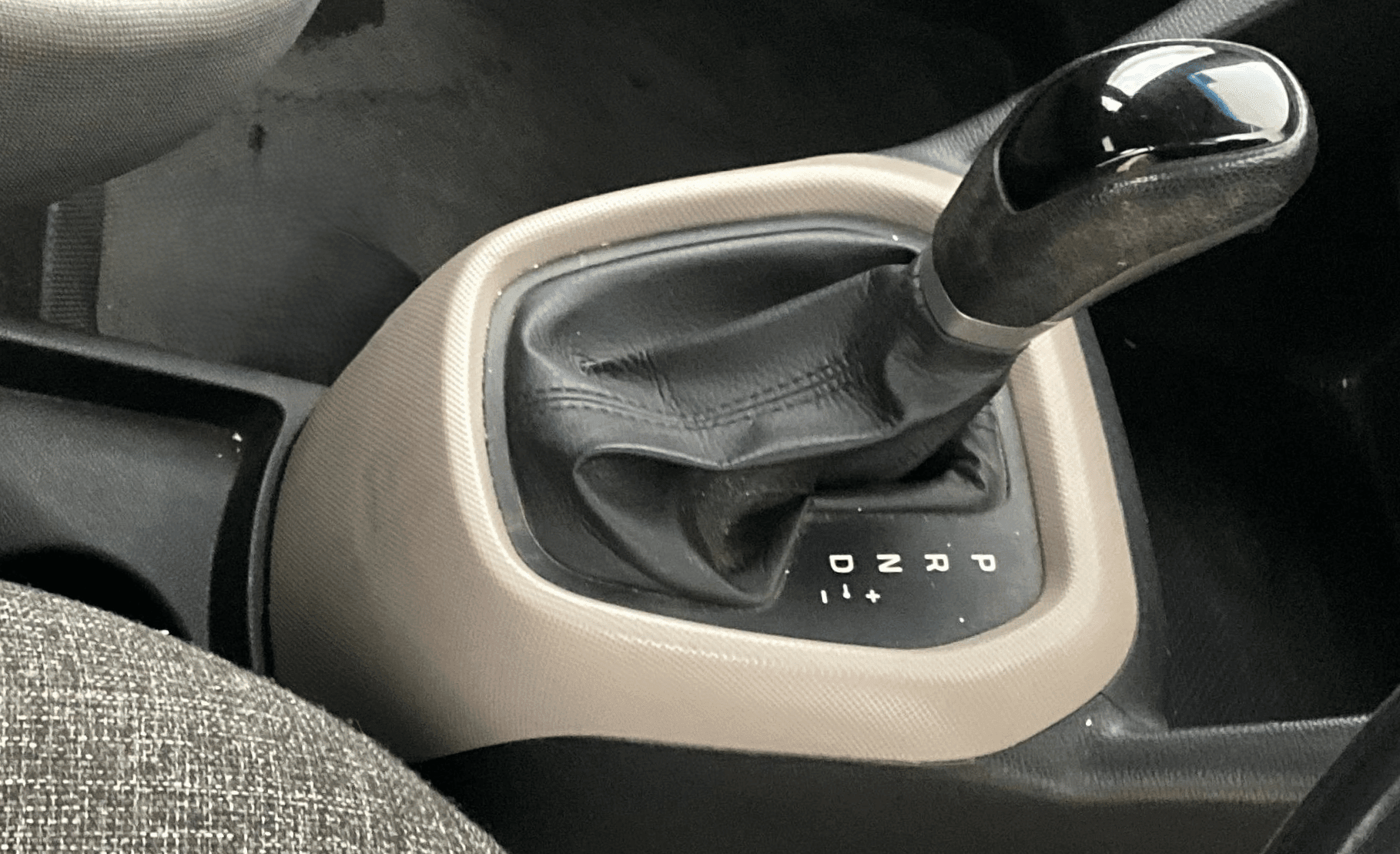 View 2015 Hyundai Grand i10 Asta AT 1.2 Kappa VTVT Image 39 Used 2015 Hyundai Grand i10 Asta AT 1.2 Kappa VTVT Image 39