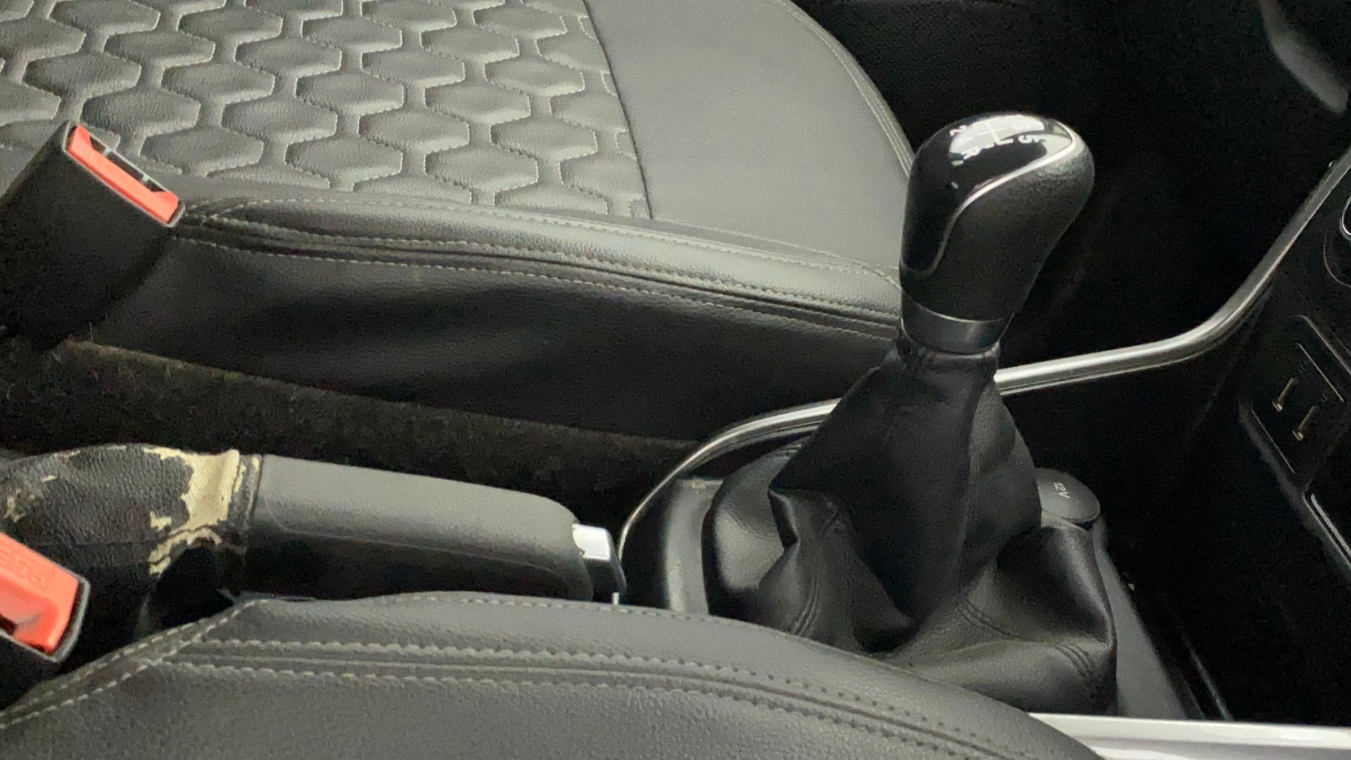 View 2019 Ford EcoSport 1.5 TDCi Diesel Ambiente BS IV Image 37 Used 2019 Ford EcoSport 1.5 TDCi Diesel Ambiente BS IV Image 37