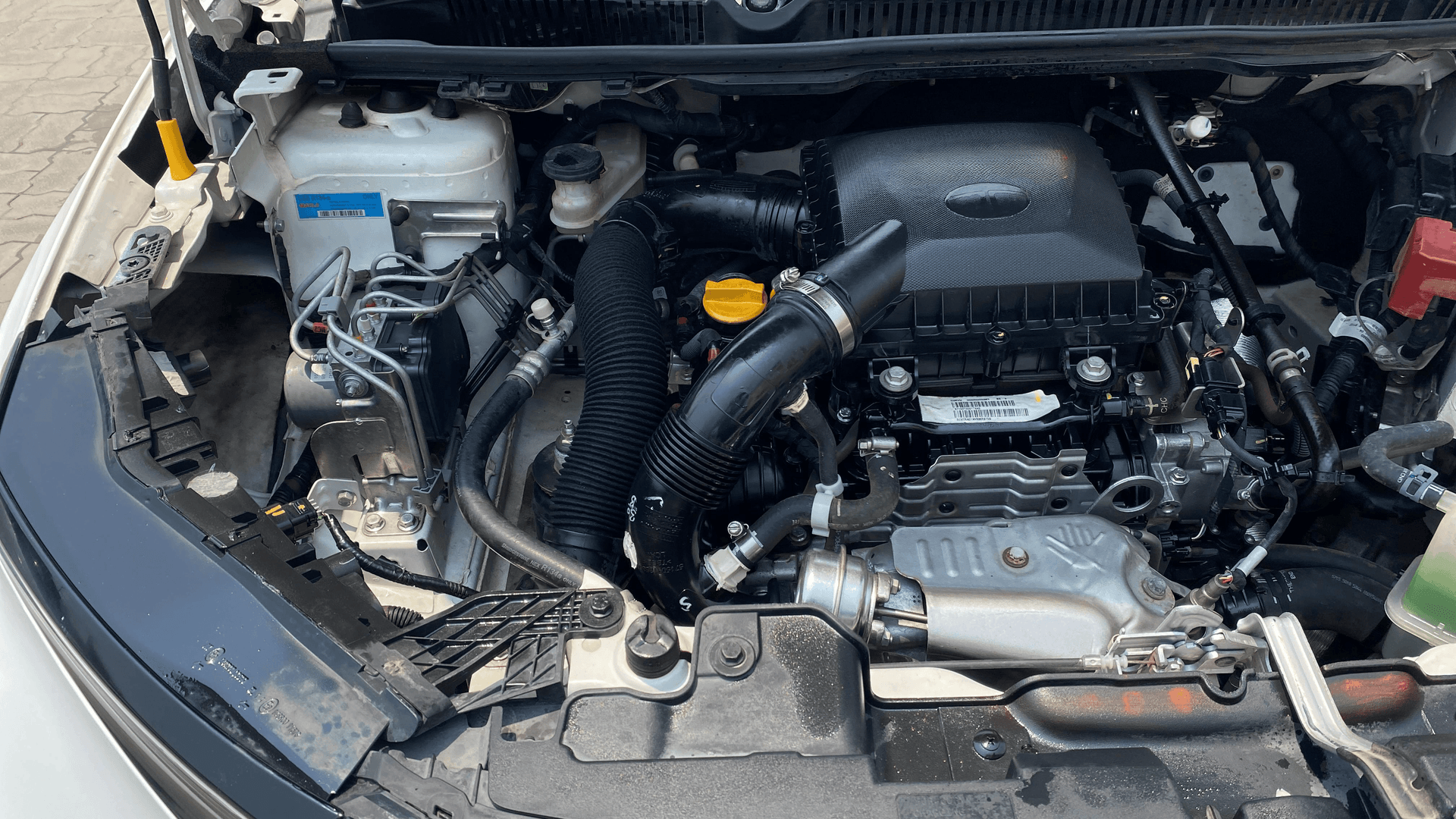 View 2025 Tata Curvv Smart 1.2 Revotron Petrol 6MT Image 3 Used 2025 Tata Curvv Smart 1.2 Revotron Petrol 6MT Image 3