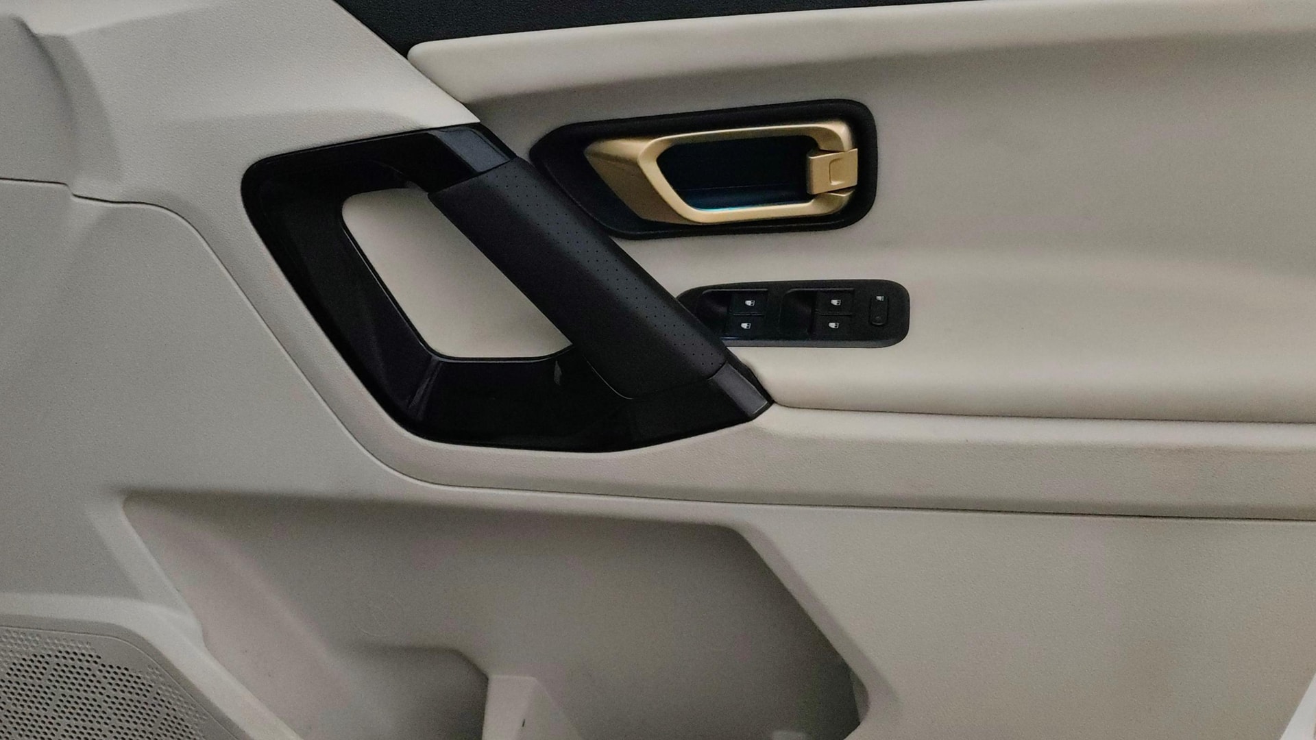 View 2022 Tata Safari XZA Plus Gold Image 41 Used 2022 Tata Safari XZA Plus Gold Image 41