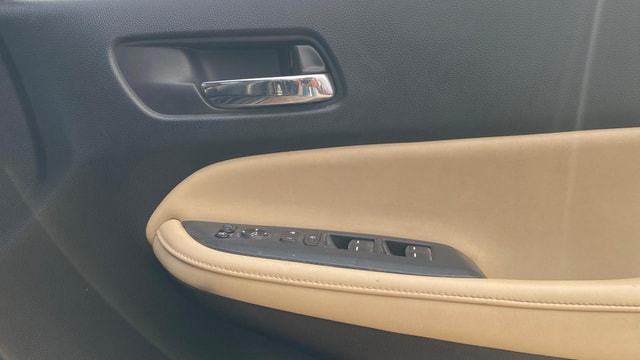 View Honda City ZX Image 35 Used Honda City ZX Image 35