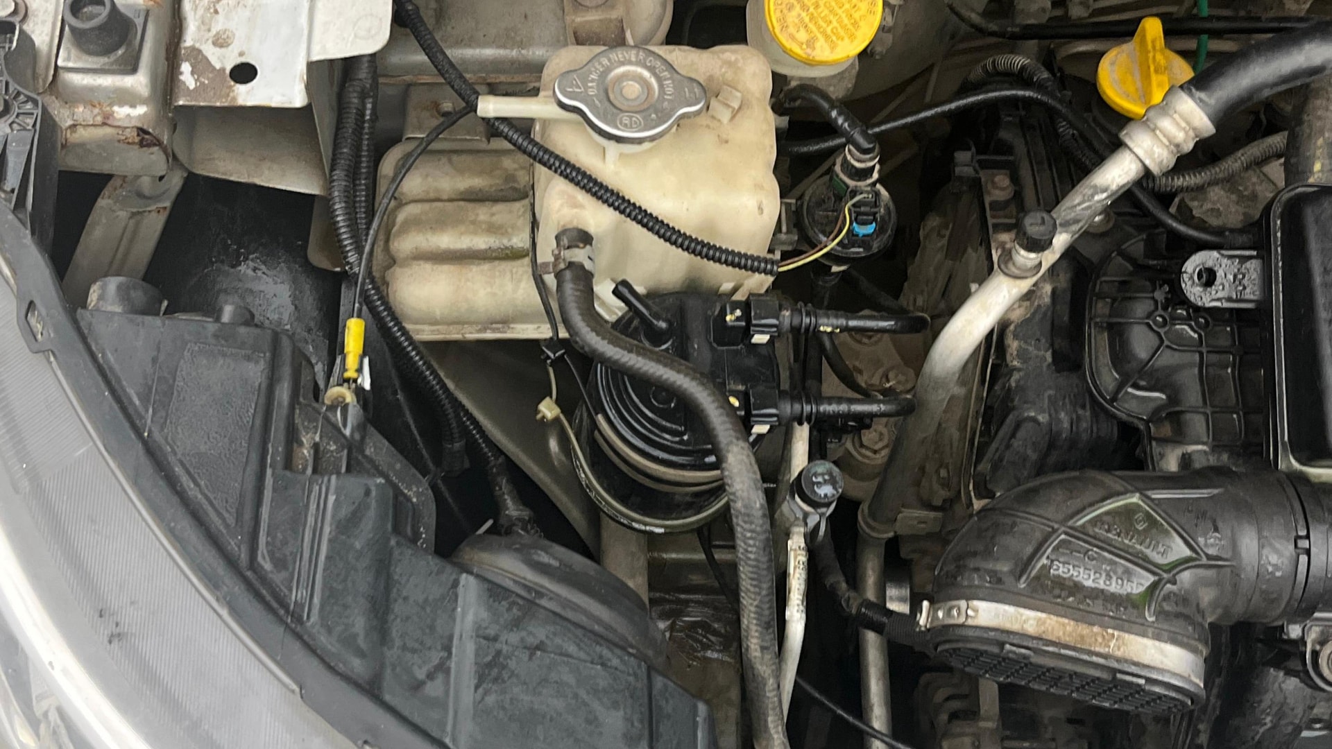 View 2020 Renault Triber RXZ Image 26 Used 2020 Renault Triber RXZ Image 26