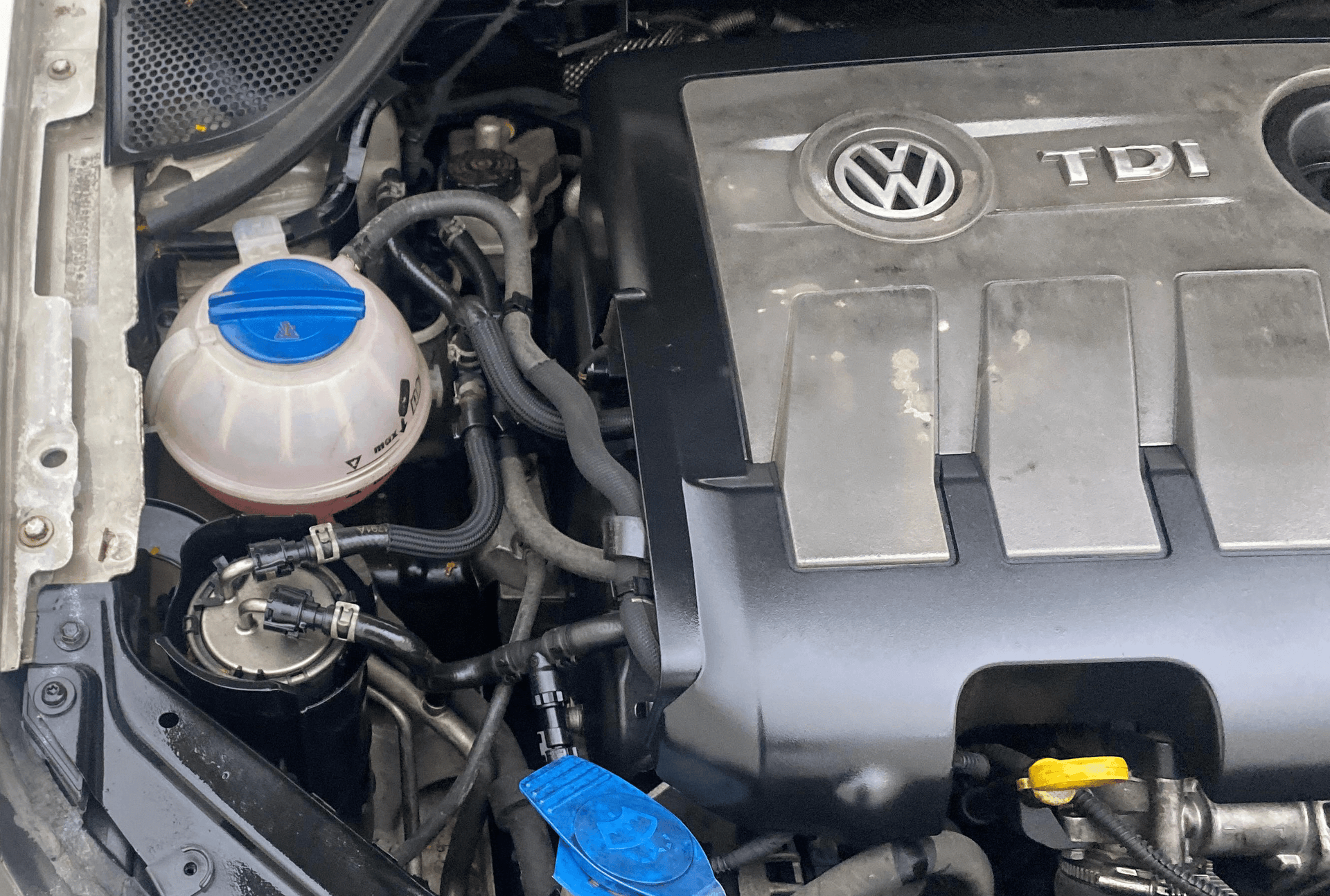 View 2016 Volkswagen Vento 1.2 L TSI Comfortline Petrol AT Image 3 Used 2016 Volkswagen Vento 1.2 L TSI Comfortline Petrol AT Image 3