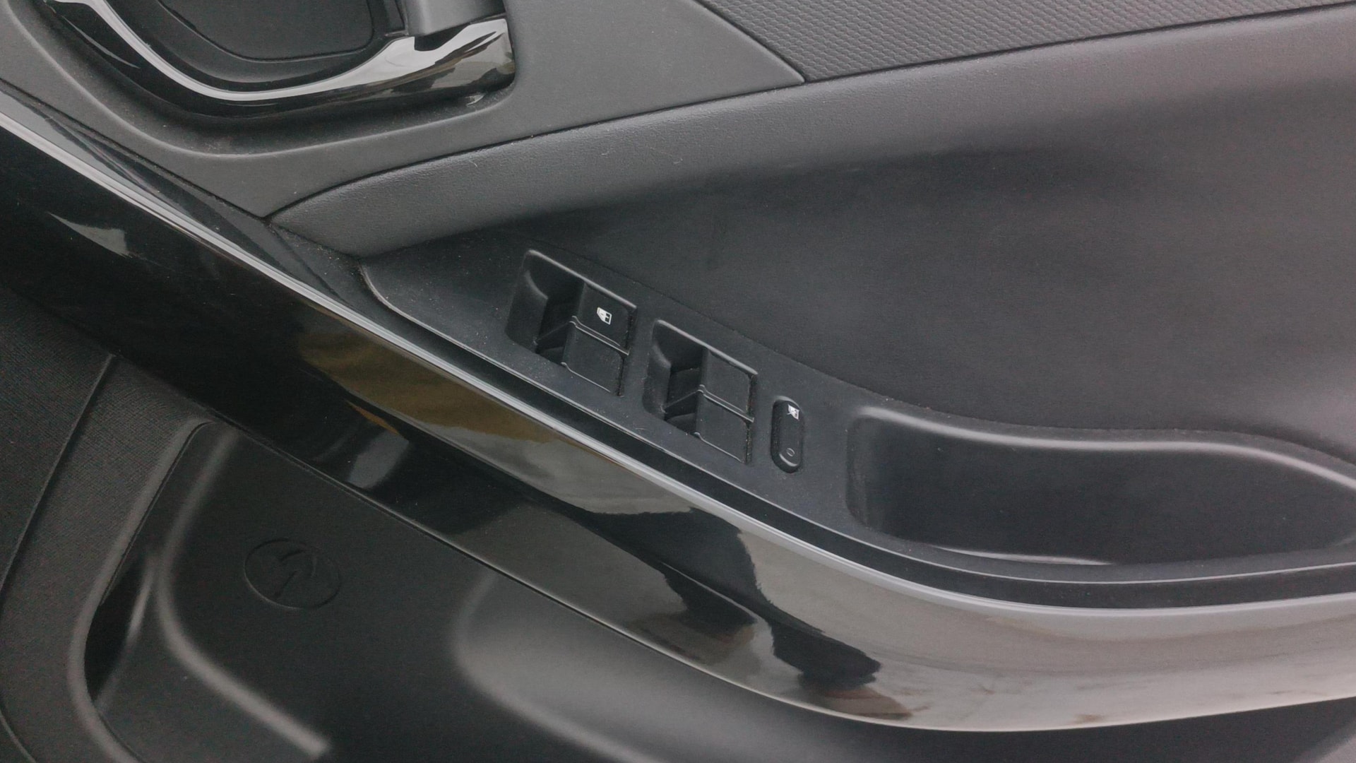View 2024 Tata Nexon Revotron XE Image 35 Used 2024 Tata Nexon Revotron XE Image 35