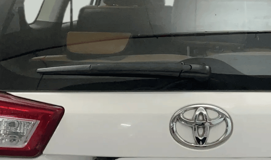 View 2021 Toyota Innova Crysta 2.4 G MT 7-Seater BS IV Image 25 Used 2021 Toyota Innova Crysta 2.4 G MT 7-Seater BS IV Image 25
