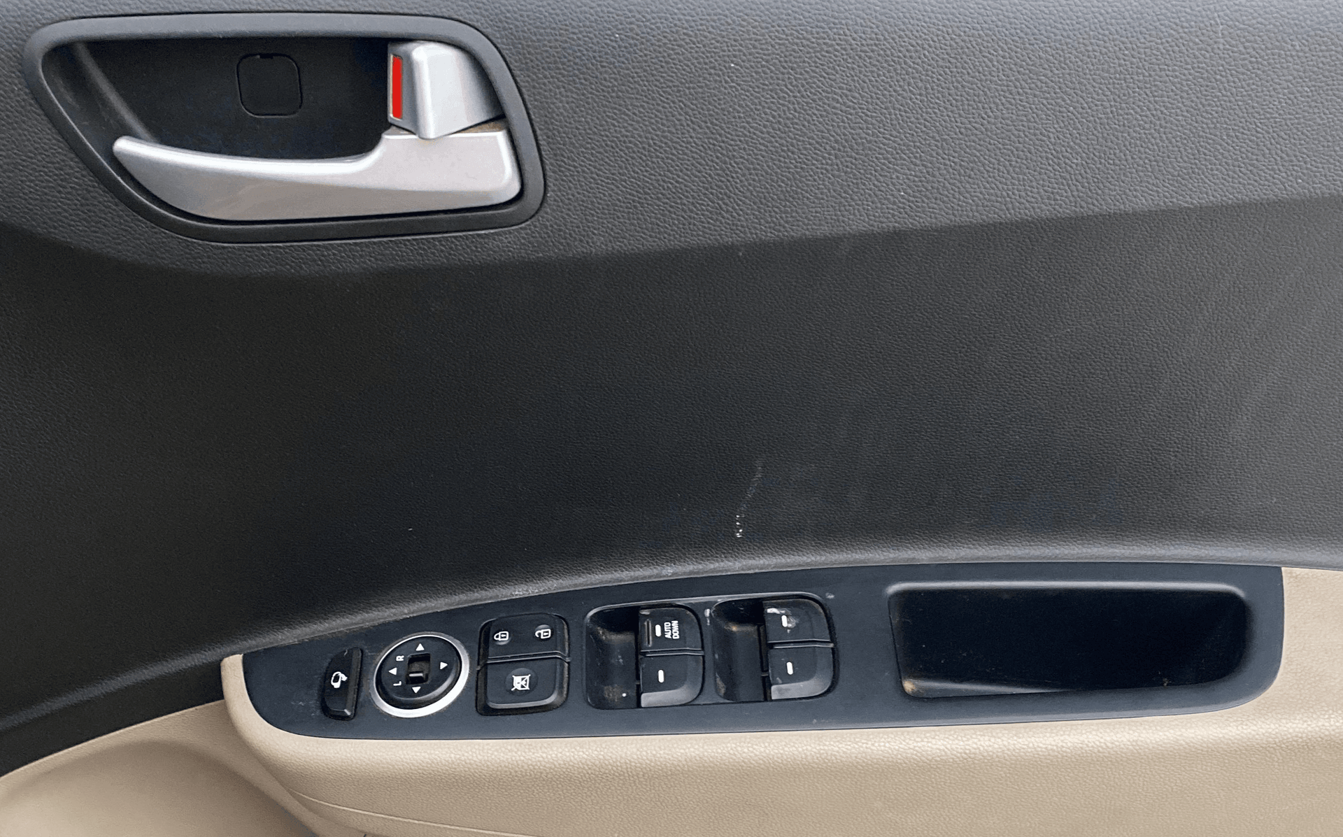 View 2017 Hyundai Grand i10 Sportz 1.2 Kappa Image 32 Used 2017 Hyundai Grand i10 Sportz 1.2 Kappa Image 32