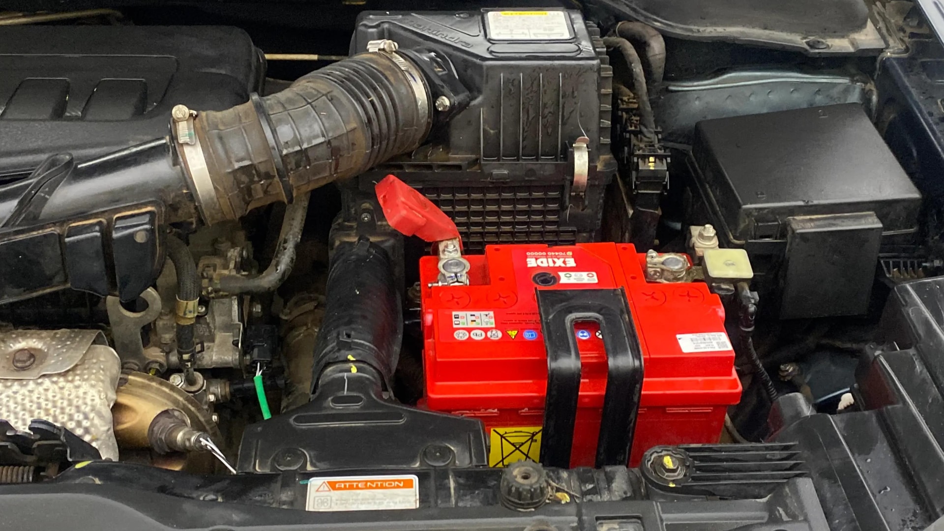 View 2022 Mahindra XUV300 W4 Petrol BS IV Image 30 Used 2022 Mahindra XUV300 W4 Petrol BS IV Image 30