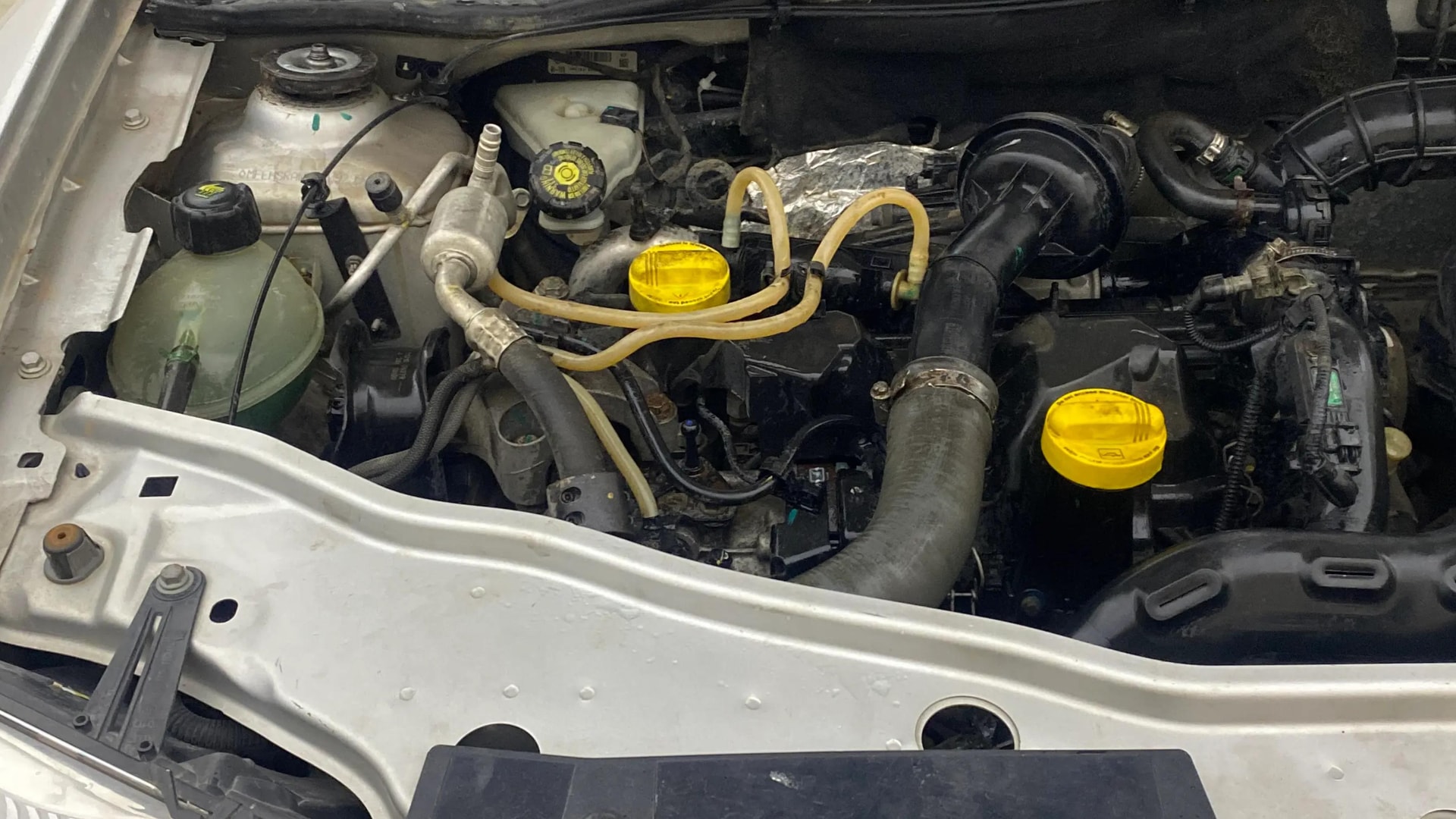 View 2015 Renault Duster Diesel 85PS STD Image 3 Used 2015 Renault Duster Diesel 85PS STD Image 3