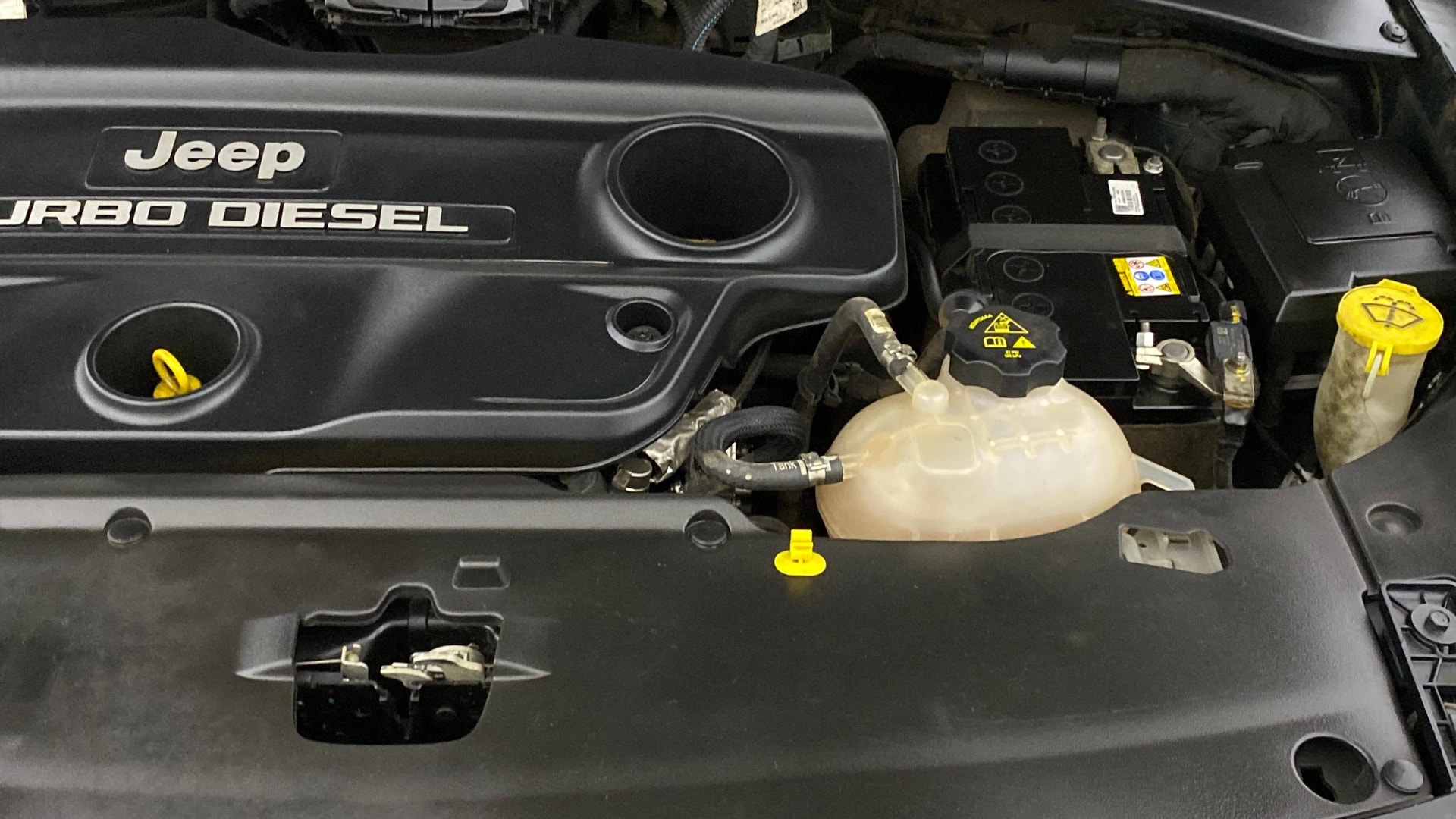 View 2023 Jeep Compass Limited 1.4 Multi AIR Petrol DDCT AT BS IV Image 14 Used 2023 Jeep Compass Limited 1.4 Multi AIR Petrol DDCT AT BS IV Image 14