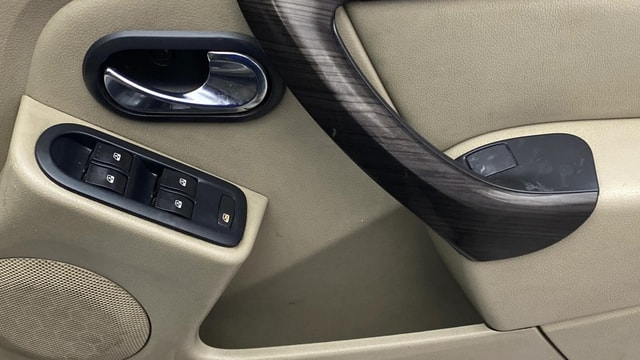 View Nissan Terrano Image 33 Used Nissan Terrano Image 33