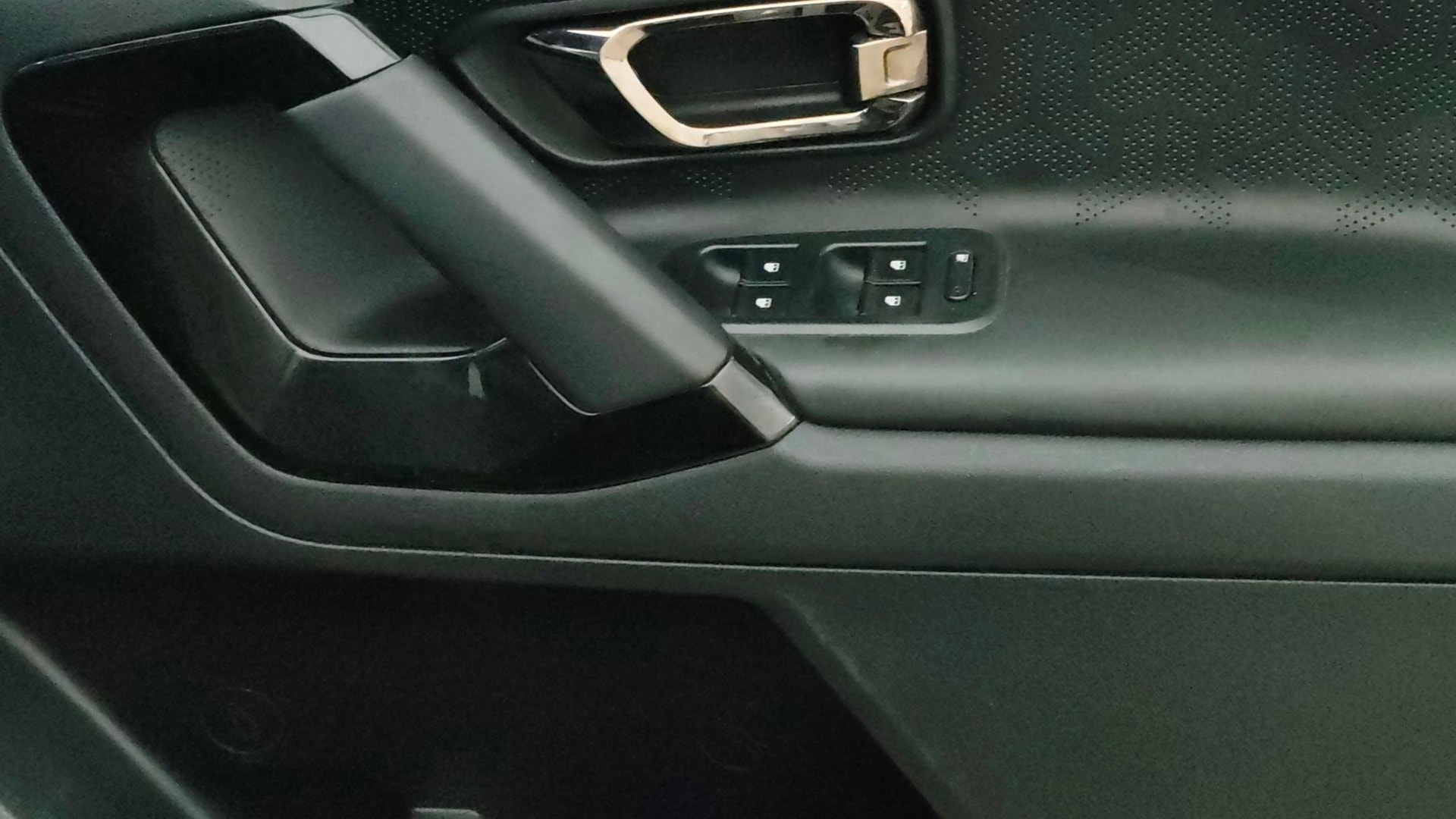 View 2024 Tata Harrier XE Image 35 Used 2024 Tata Harrier XE Image 35