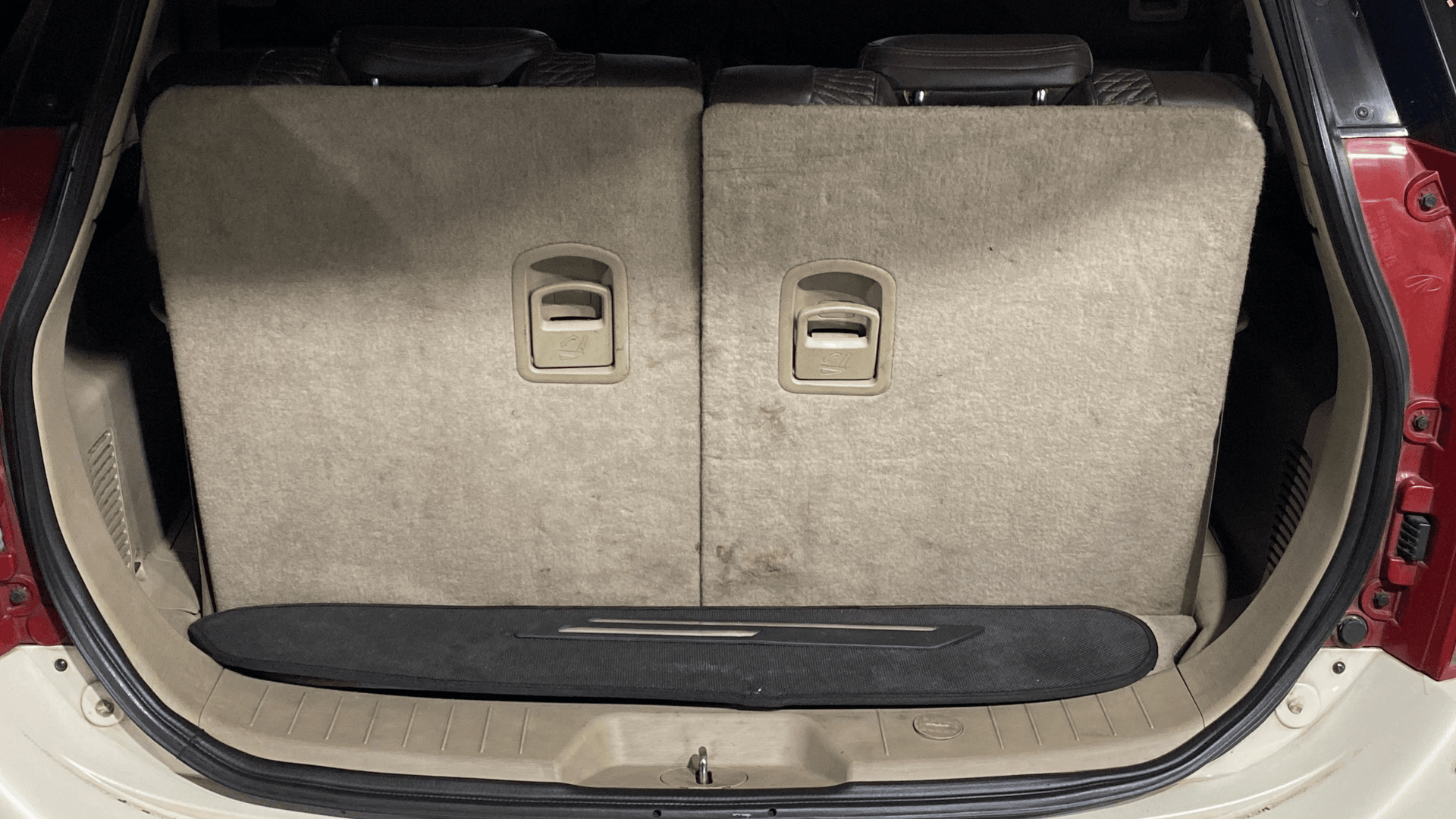 View 2018 Mahindra XUV500 G AT Image 11 Used 2018 Mahindra XUV500 G AT Image 11