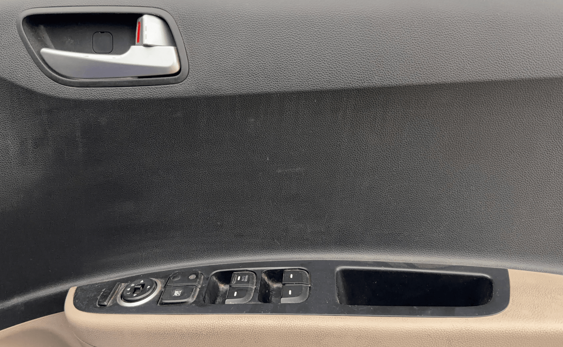 View 2018 Hyundai Grand i10 Sportz 1.2 Kappa Image 33 Used 2018 Hyundai Grand i10 Sportz 1.2 Kappa Image 33