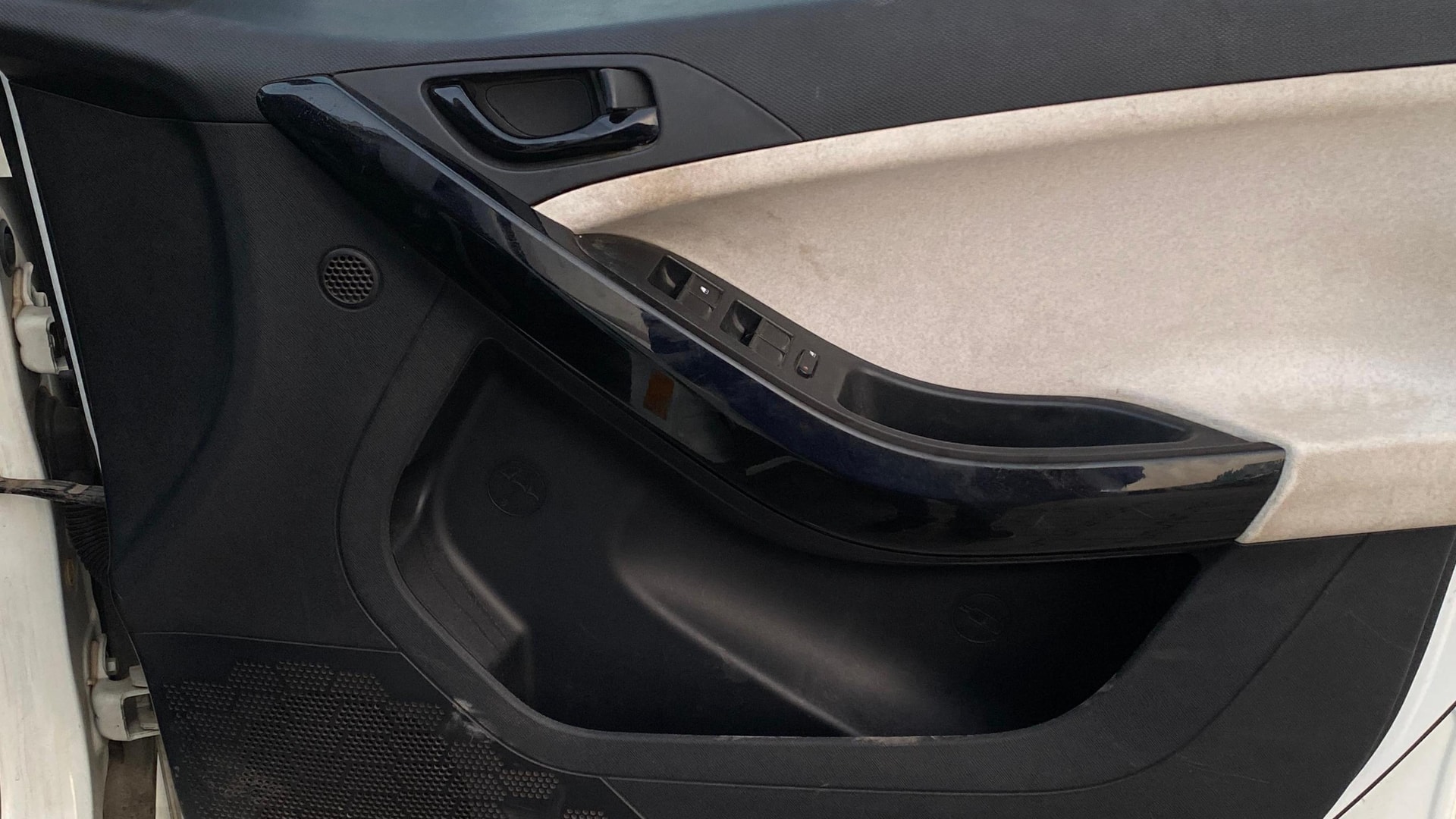 View 2024 Tata Nexon Revotron XE Image 33 Used 2024 Tata Nexon Revotron XE Image 33