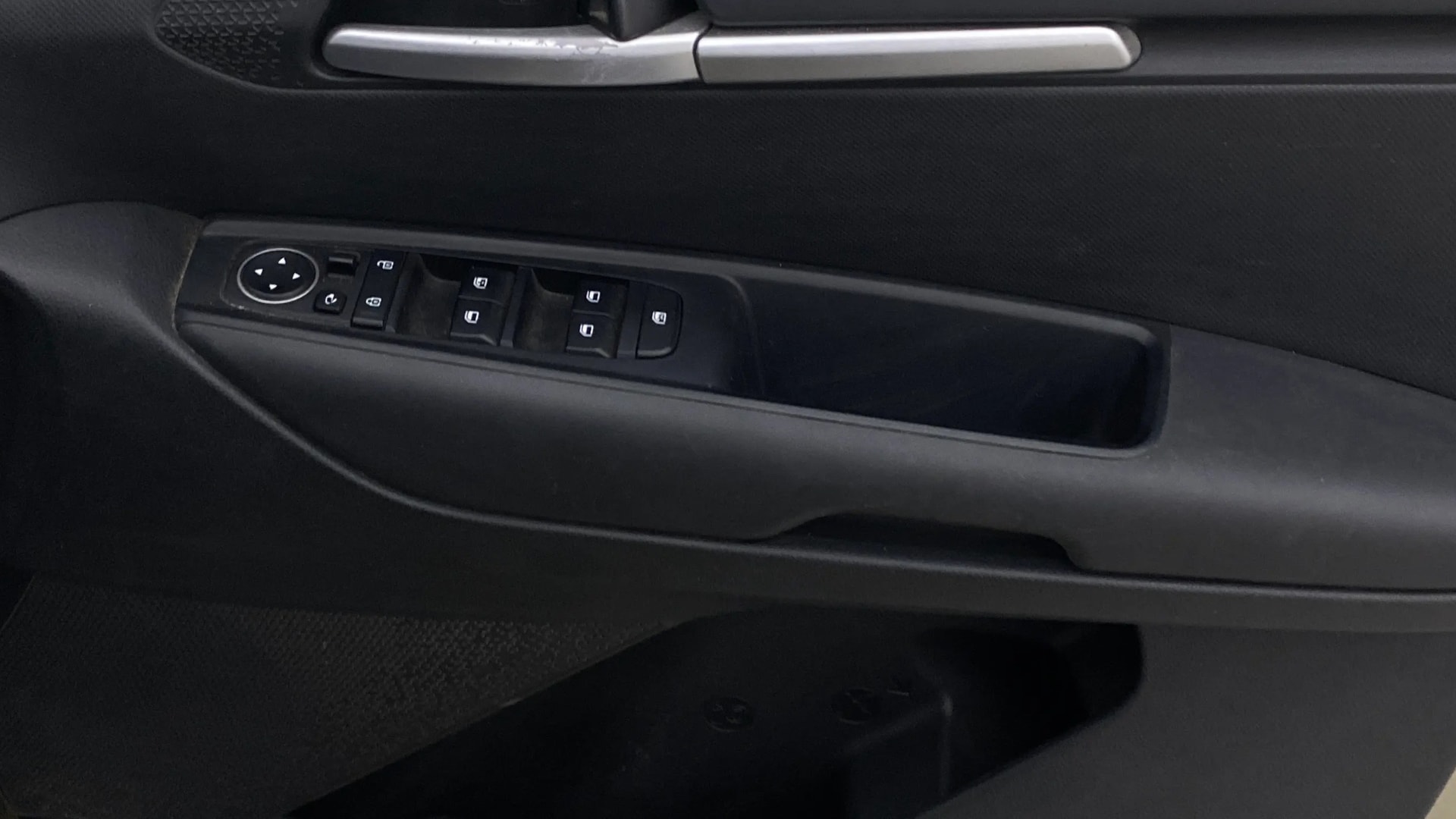 View 2020 Kia Sonet HTK Plus DCT Petrol Image 33 Used 2020 Kia Sonet HTK Plus DCT Petrol Image 33