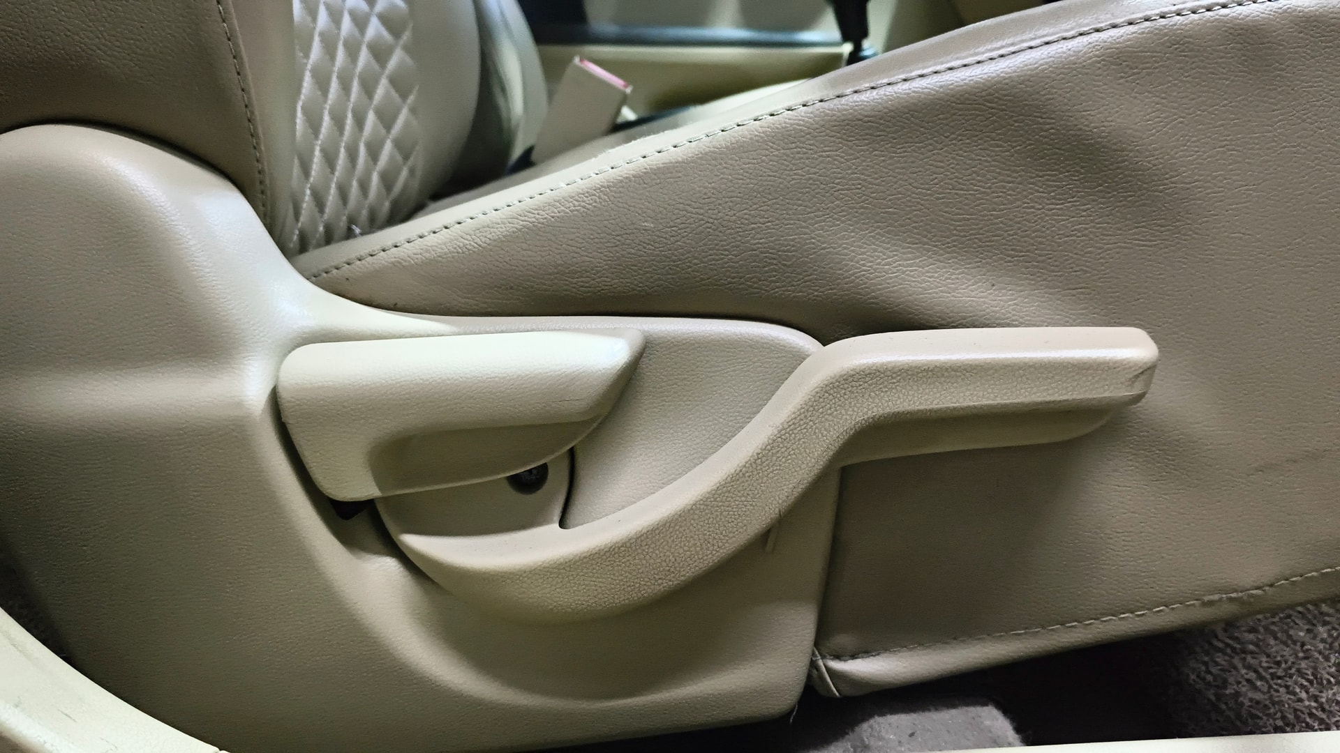 View 2014 Honda Amaze E MT Petrol BS IV Image 18 Used 2014 Honda Amaze E MT Petrol BS IV Image 18