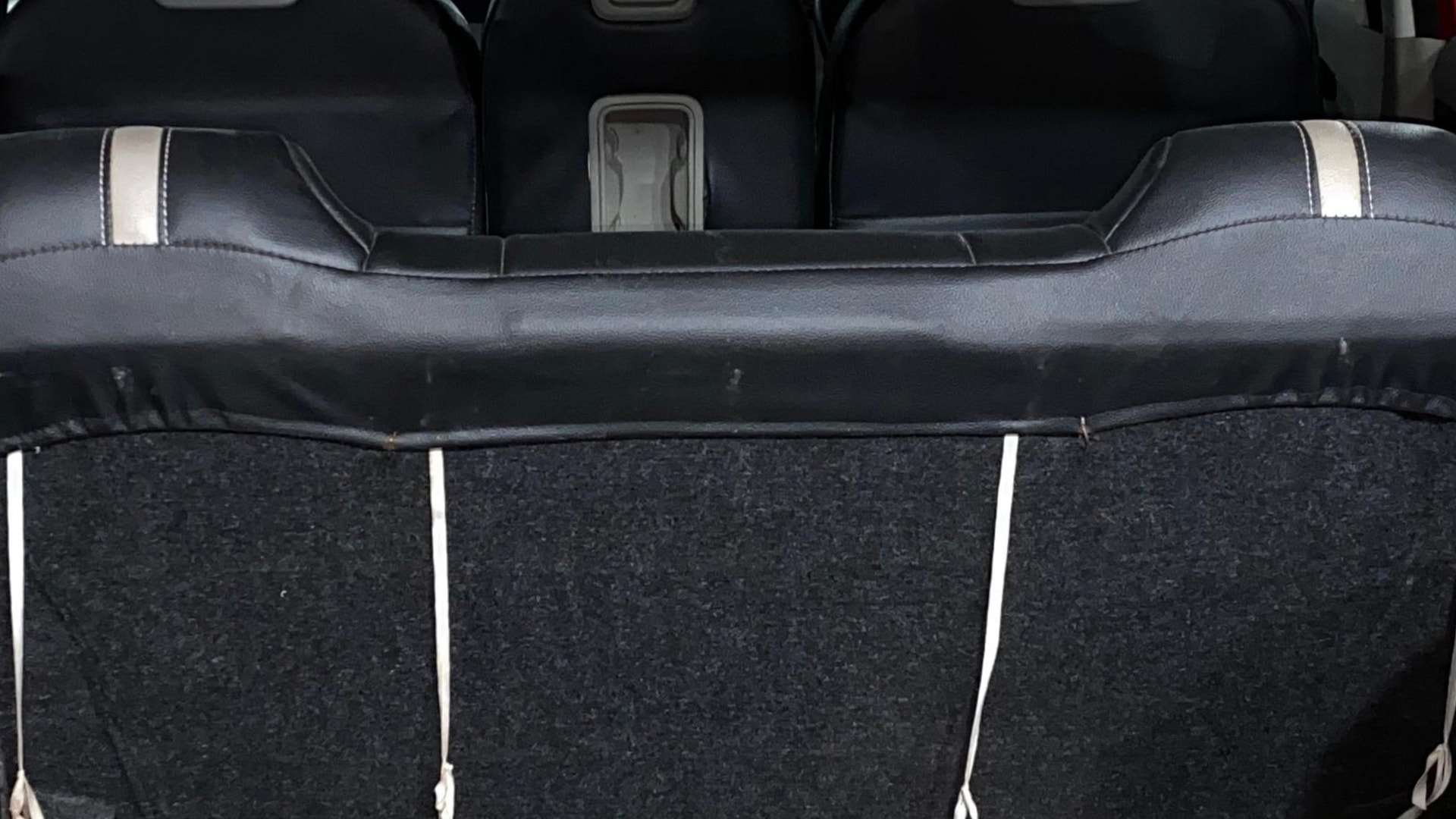 View 2017 Mahindra KUV100 K2 6 STR Image 10 Used 2017 Mahindra KUV100 K2 6 STR Image 10
