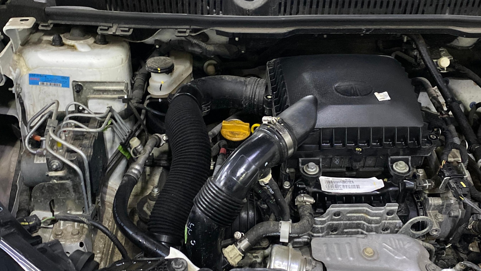 View 2025 Tata Curvv Smart 1.2 Revotron Petrol 6MT Image 4 Used 2025 Tata Curvv Smart 1.2 Revotron Petrol 6MT Image 4